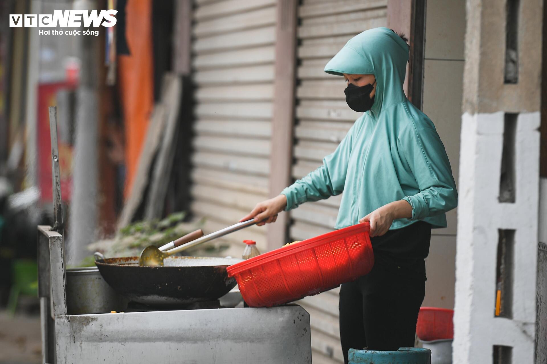 Đường 2km làm 10 năm chưa xong, dân mòn mỏi sống trong bụi bẩn, ô nhiễm - 13