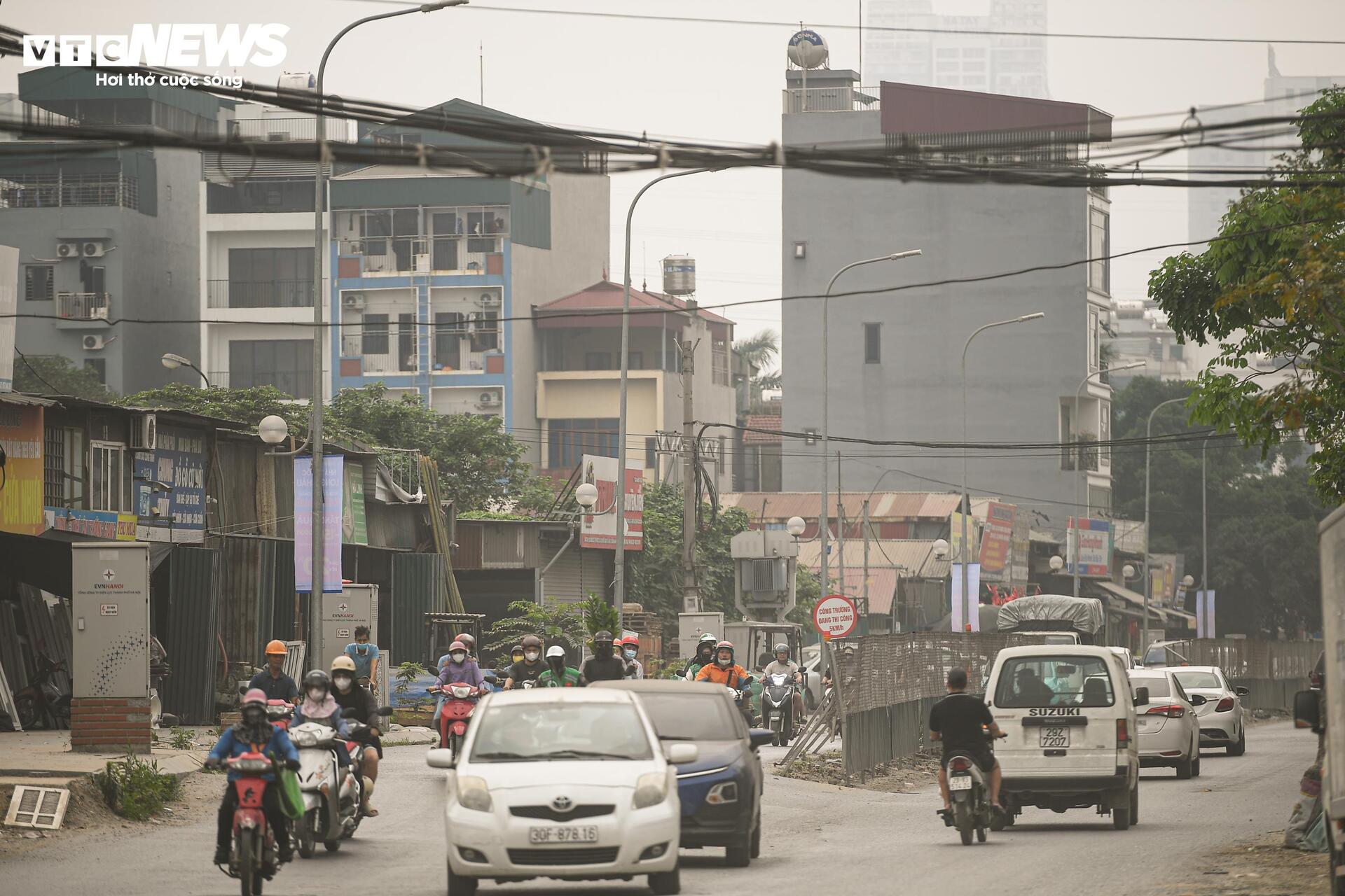 Đường 2km làm 10 năm chưa xong, dân mòn mỏi sống trong bụi bẩn, ô nhiễm - 1