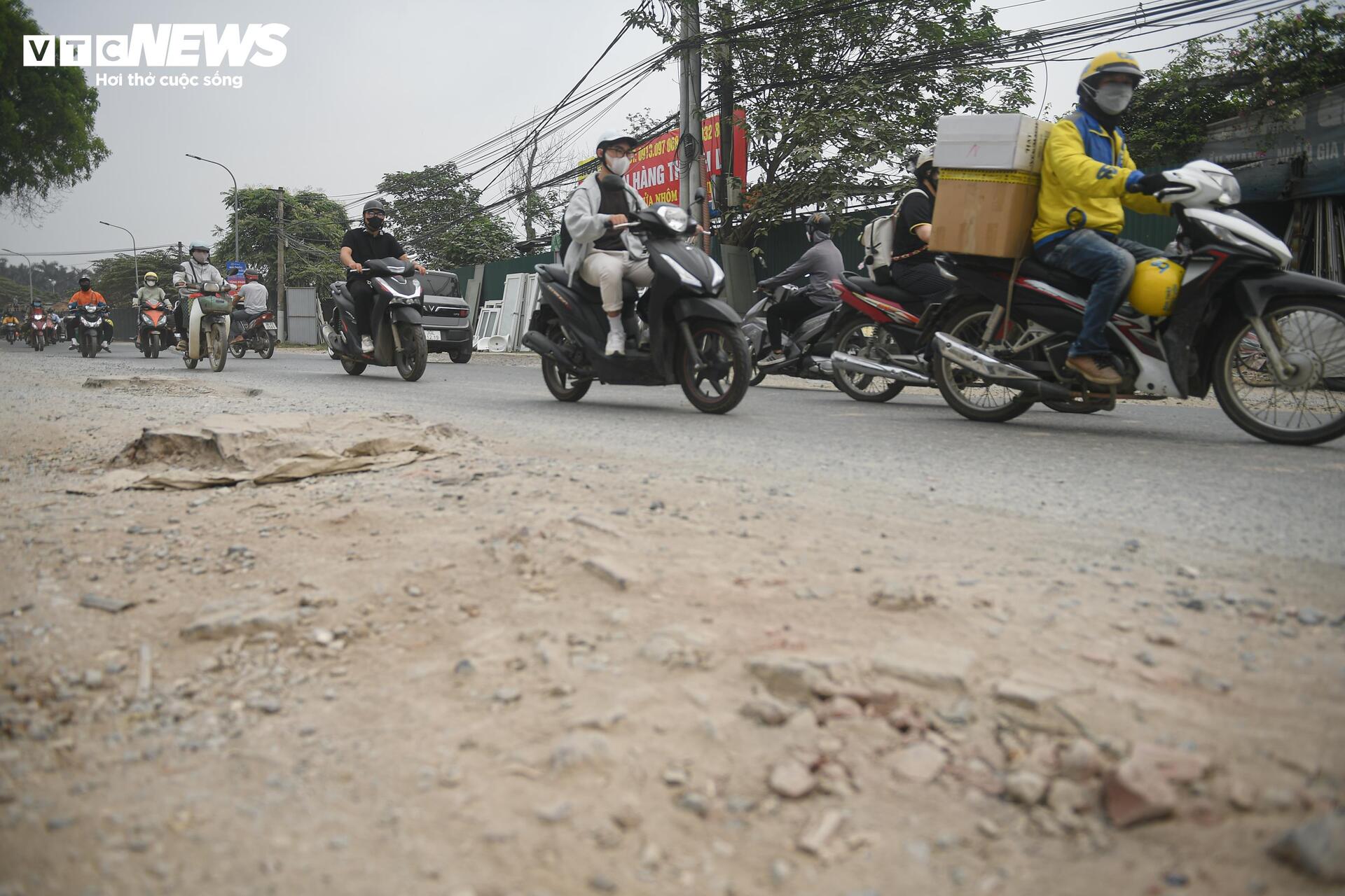 Đường 2km làm 10 năm chưa xong, dân mòn mỏi sống trong bụi bẩn, ô nhiễm - 4