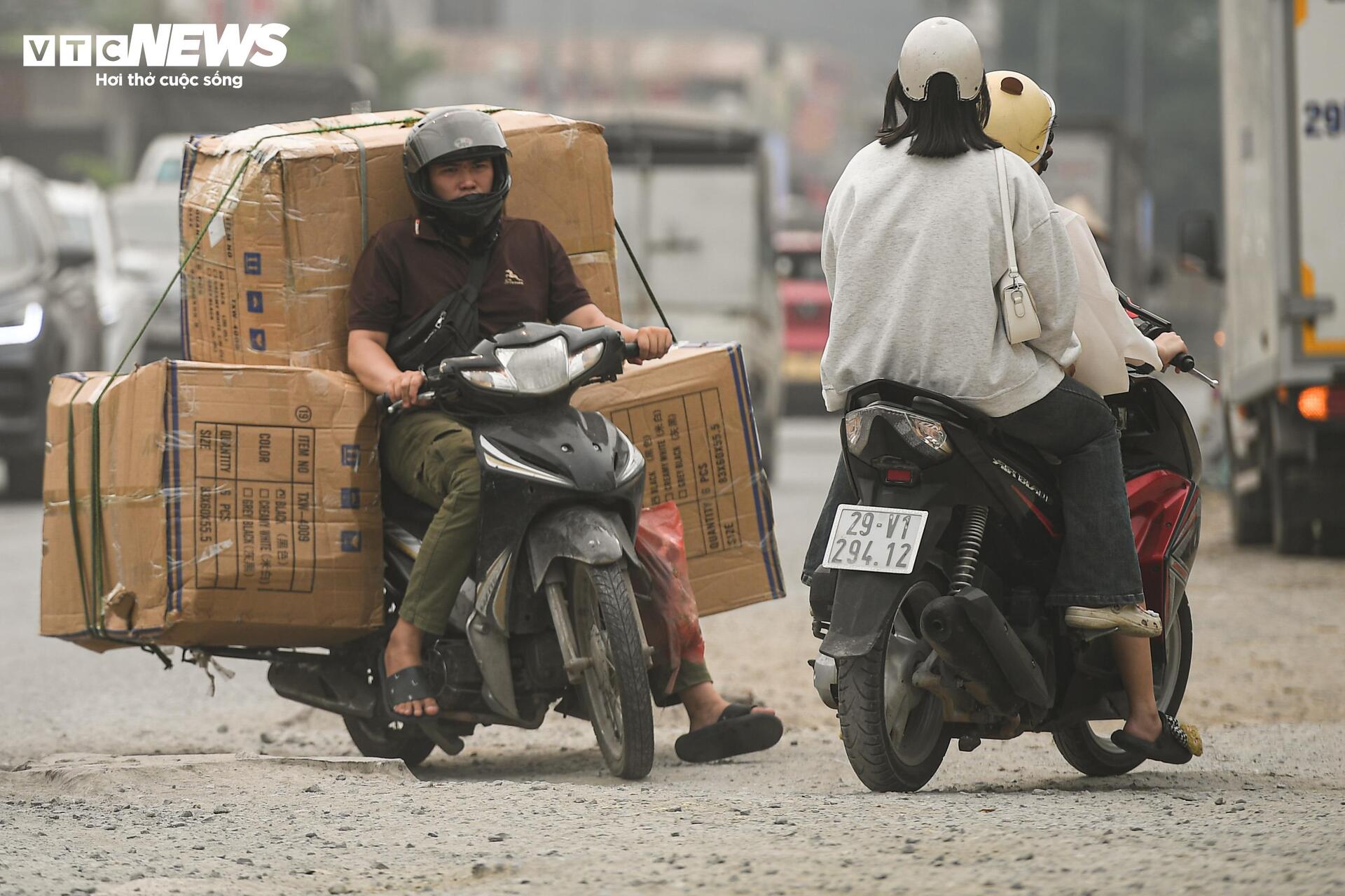 Đường 2km làm 10 năm chưa xong, dân mòn mỏi sống trong bụi bẩn, ô nhiễm - 6