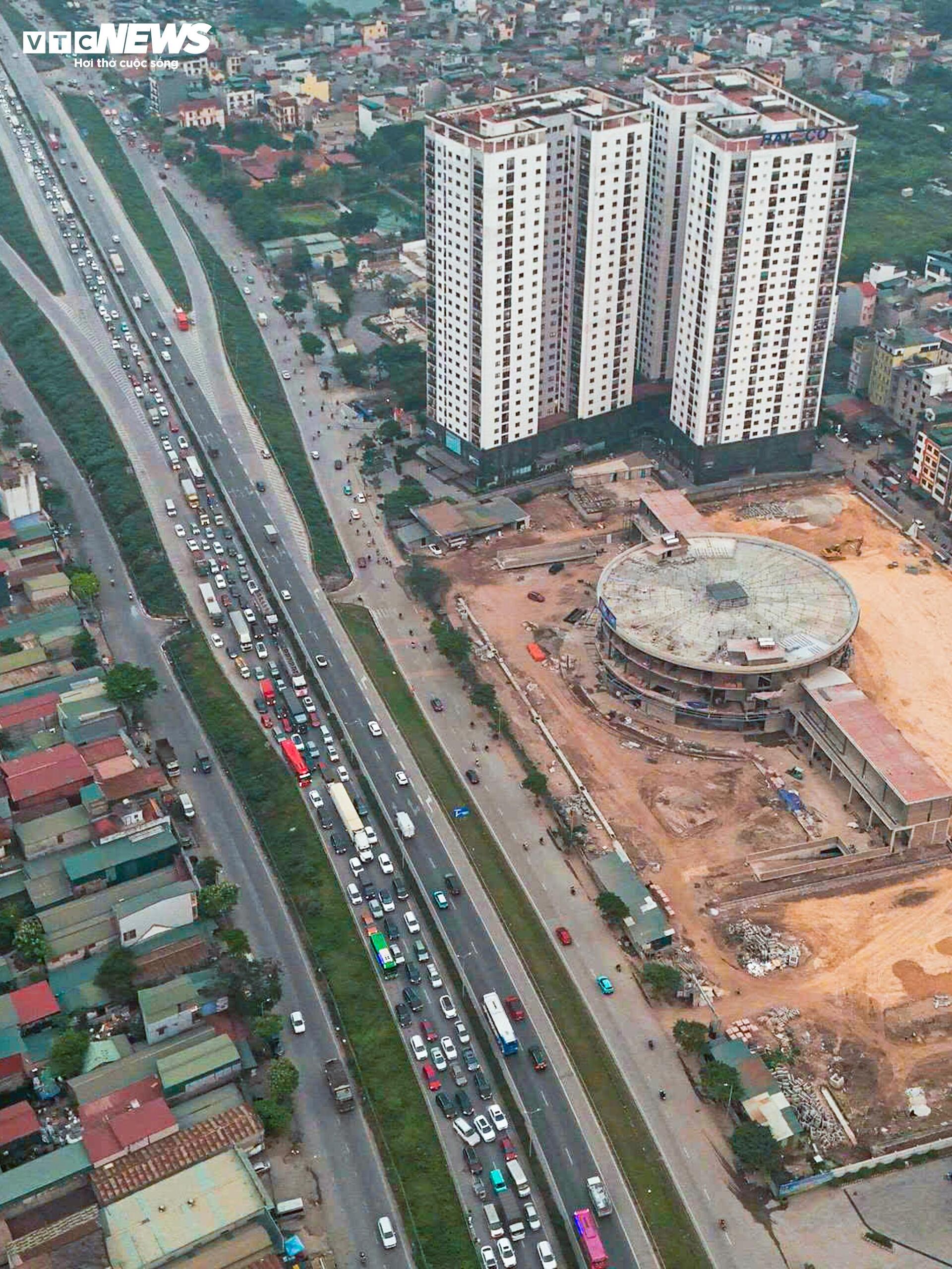 Mục sở thị bến xe có thiết kế độc đáo ở cửa ngõ Hà Nội - 10