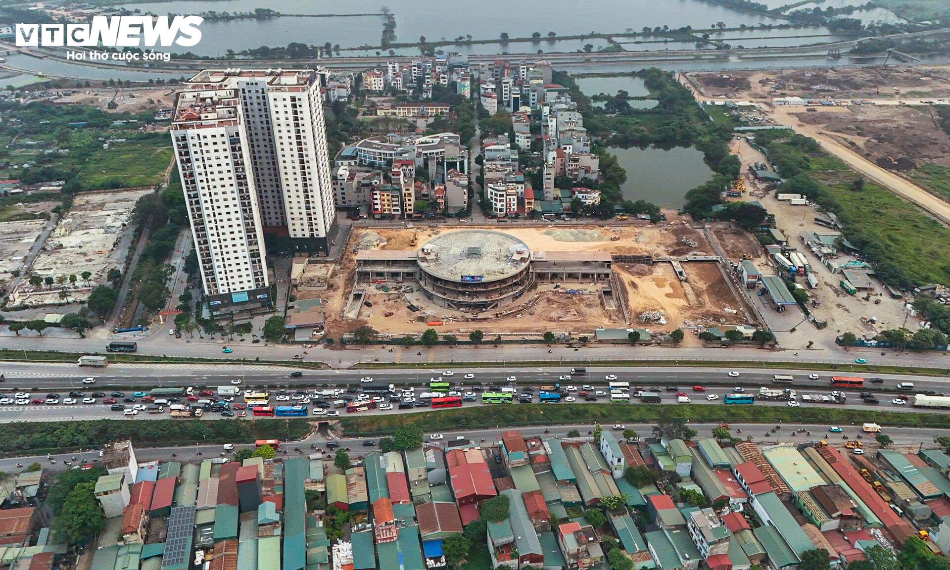 Mục sở thị bến xe có thiết kế độc đáo ở cửa ngõ Hà Nội - 1