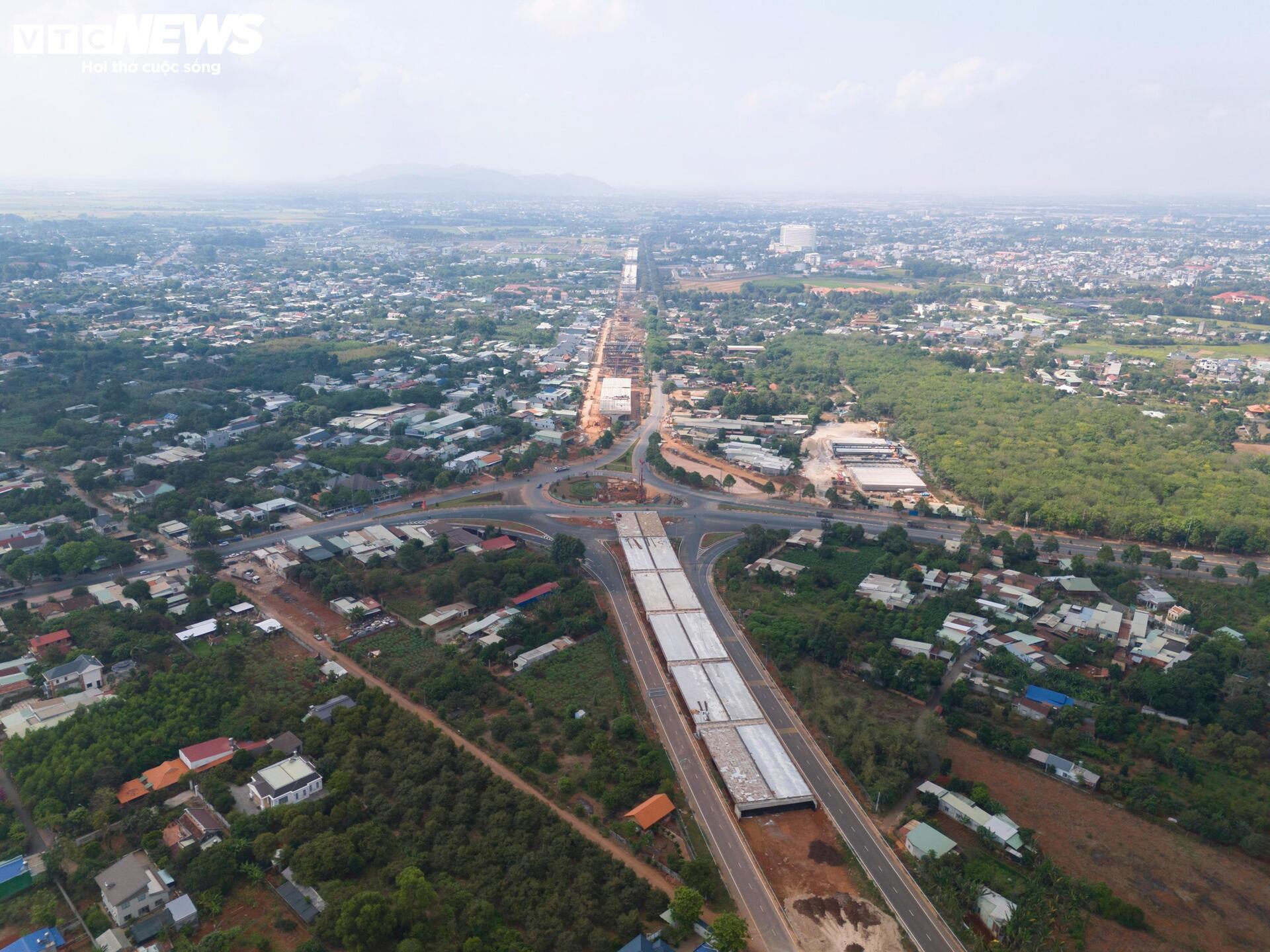 Cận cảnh gần 40km cao tốc Biên Hòa - Vũng Tàu sẵn sàng thông xe - 8