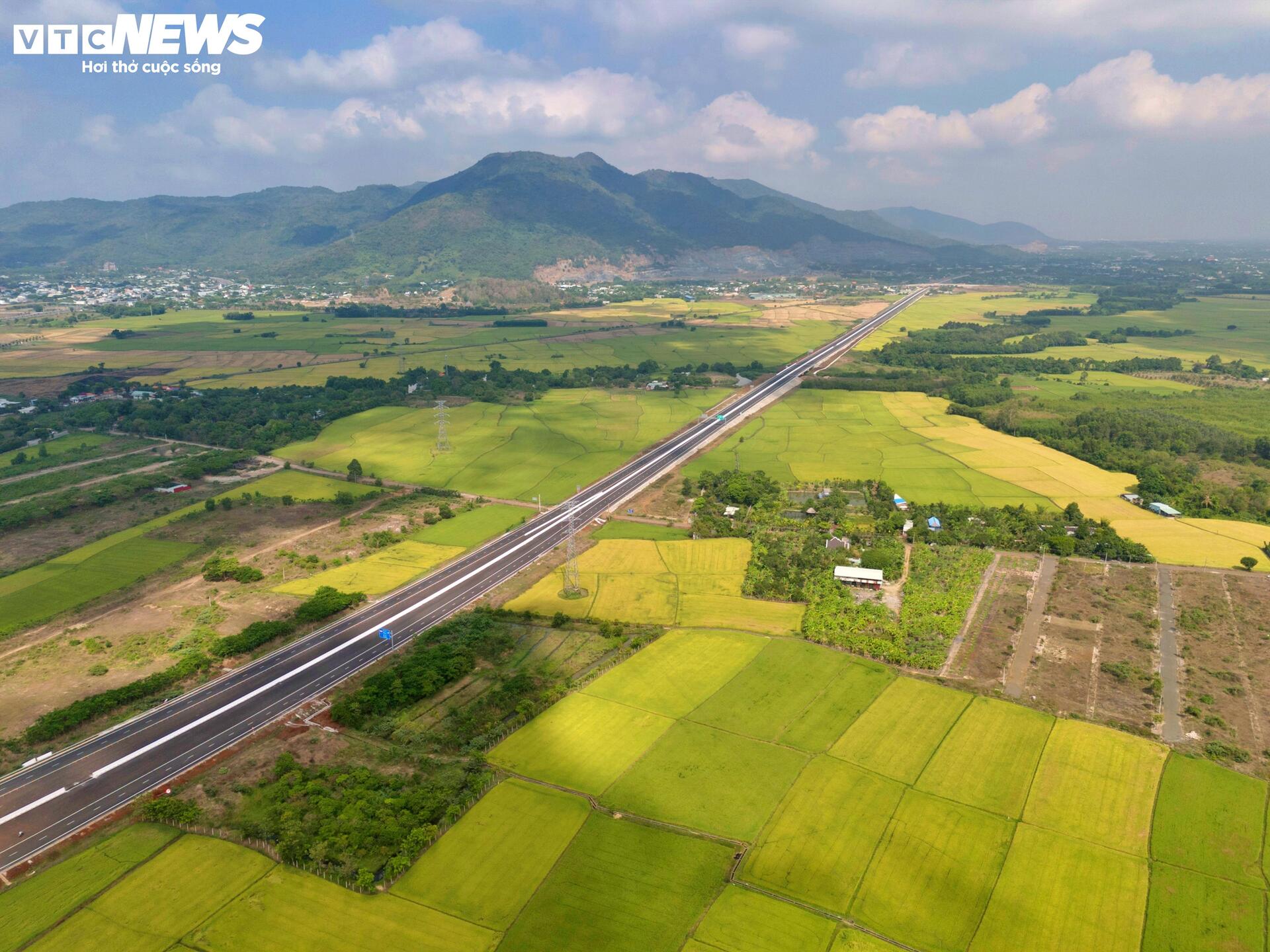 Cận cảnh gần 40km cao tốc Biên Hòa - Vũng Tàu sẵn sàng thông xe - 12