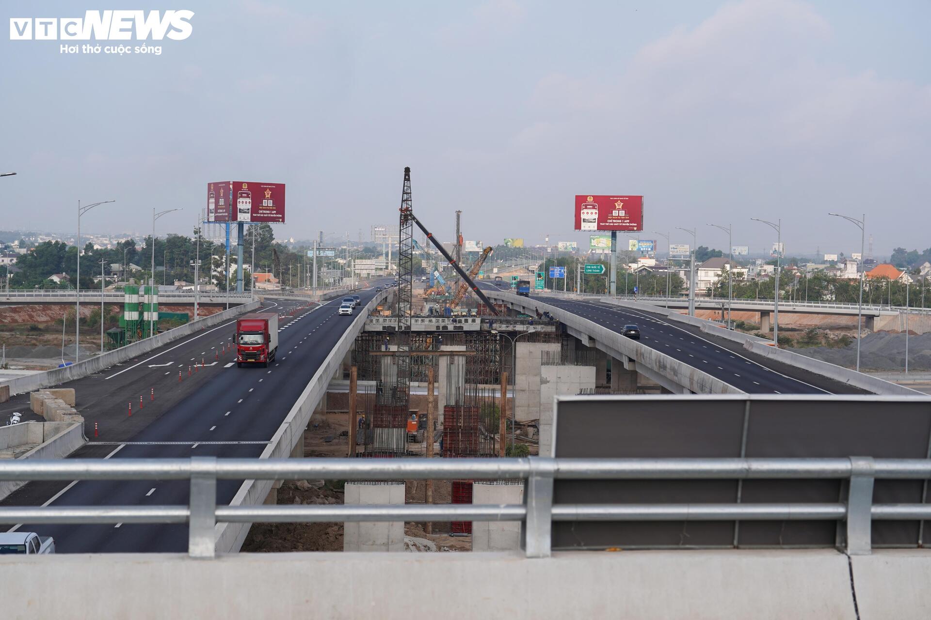 Cận cảnh gần 40km cao tốc Biên Hòa - Vũng Tàu sẵn sàng thông xe - 4
