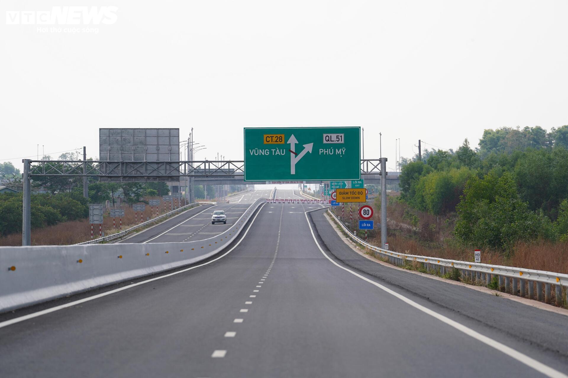 Cận cảnh gần 40km cao tốc Biên Hòa - Vũng Tàu sẵn sàng thông xe - 5