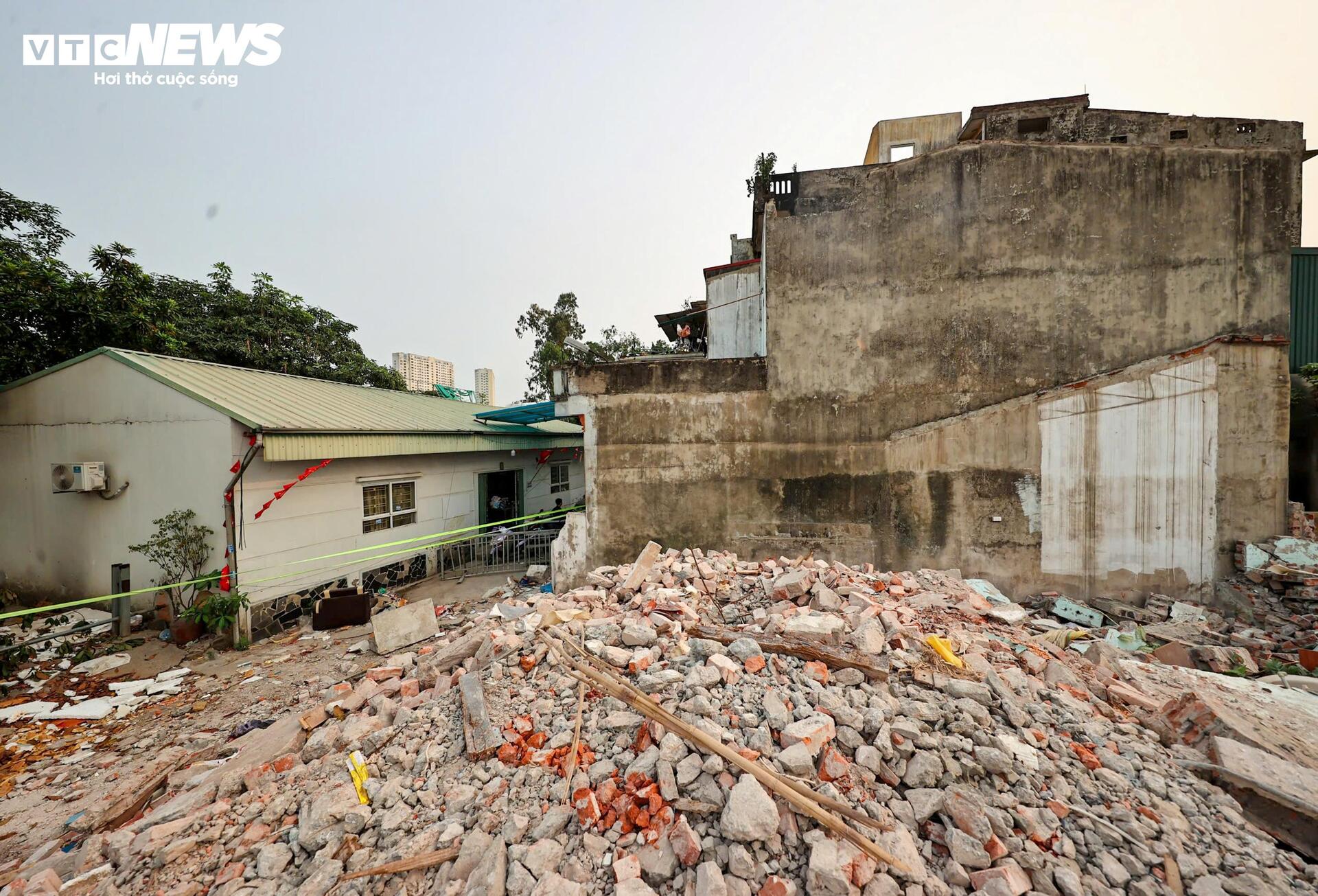 Người Hà Nội tháo dỡ nhà, giao mặt bằng thi công nút giao Phạm Tu - Xa La - 5