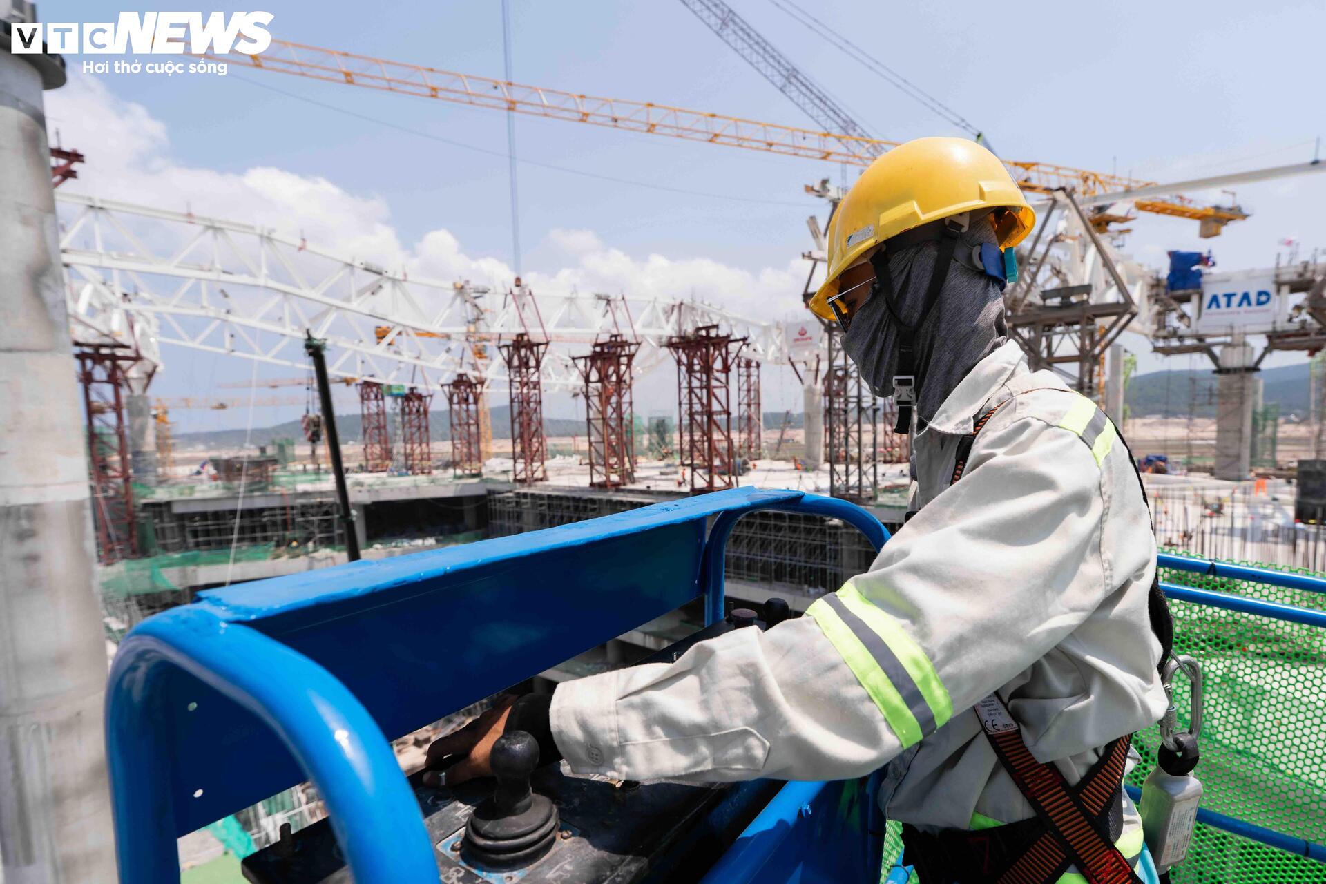 Cận cảnh công trường dự án mở rộng sân bay Phú Quốc phục vụ APEC 2027 - 8