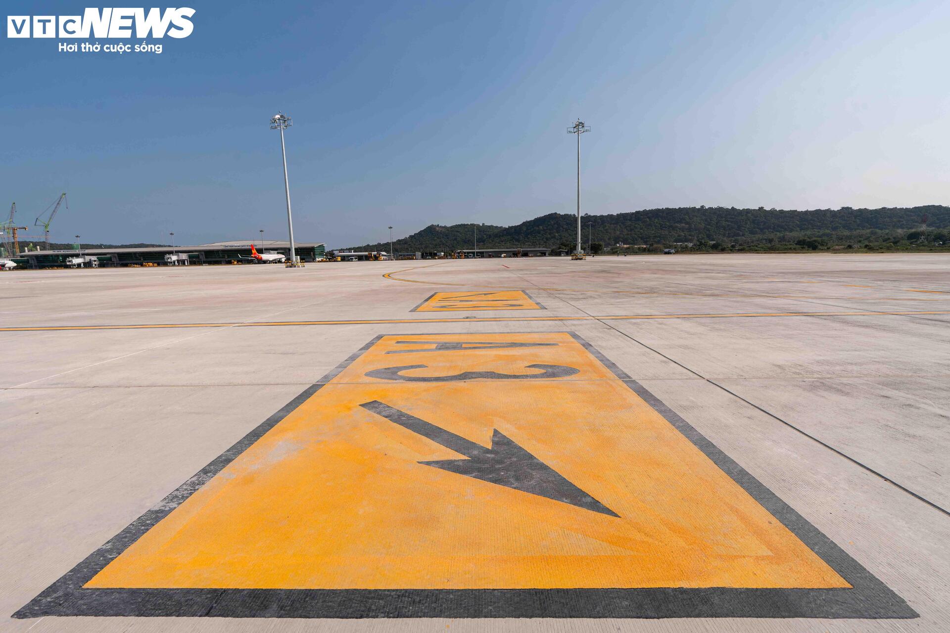 Cận cảnh công trường dự án mở rộng sân bay Phú Quốc phục vụ APEC 2027 - 11