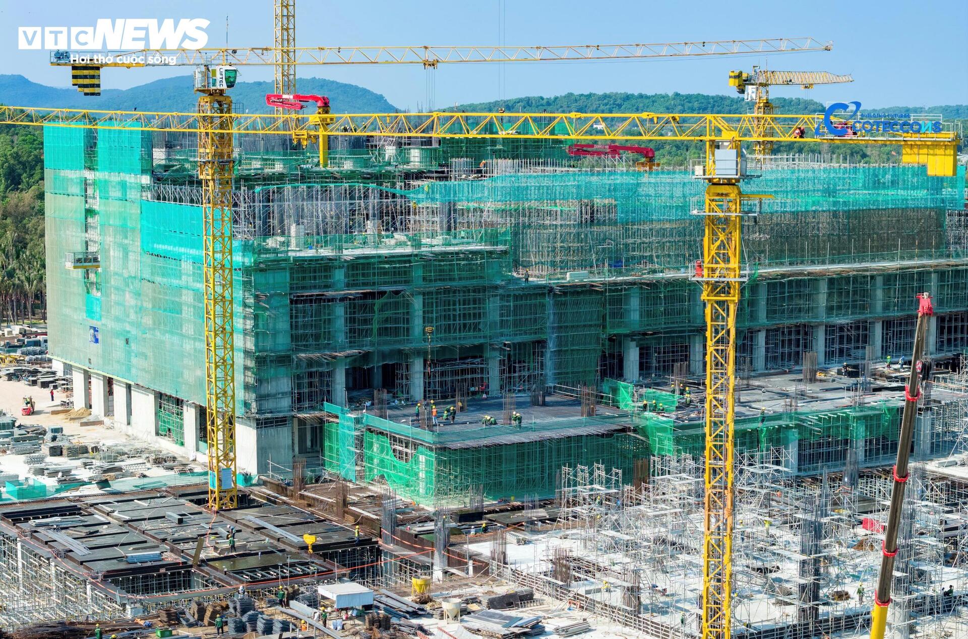 Diện mạo Trung tâm Hội nghị APEC ở Phú Quốc dần lộ diện sau 10 tháng thi công - 4