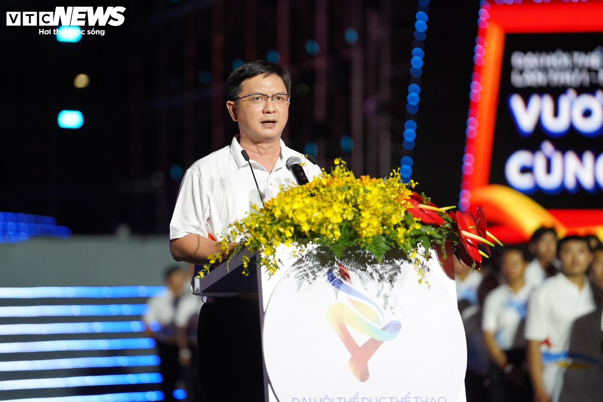 Mãn nhãn xem hàng nghìn người diễu hành, rước cờ ở TP.HCM - 9