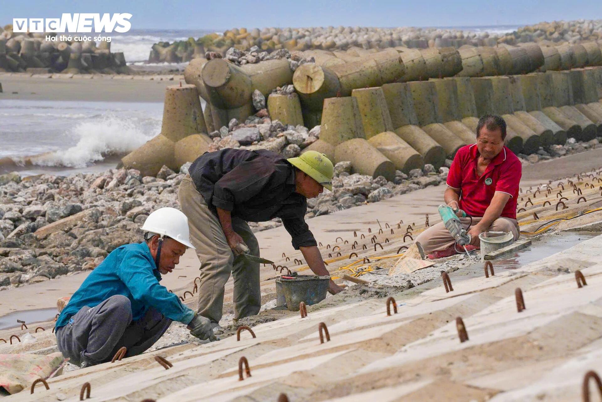 Bãi biển Ninh Bình 'hồi sinh' sau dự án 500 tỷ, đón những du khách đầu tiên - 4