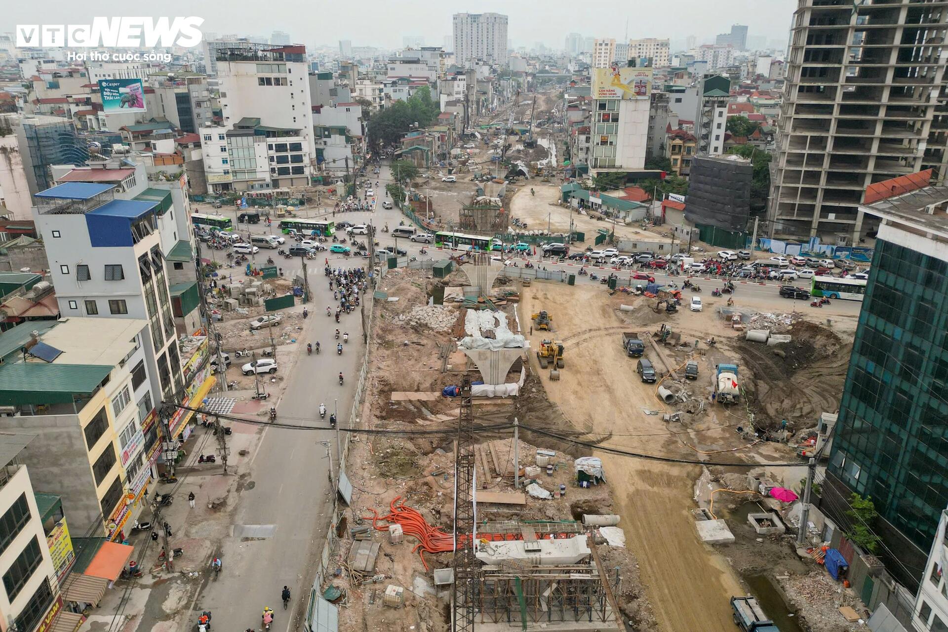 Lộ diện hai cầu vượt trên Vành đai 1 sau hơn 3 tháng thi công - 6