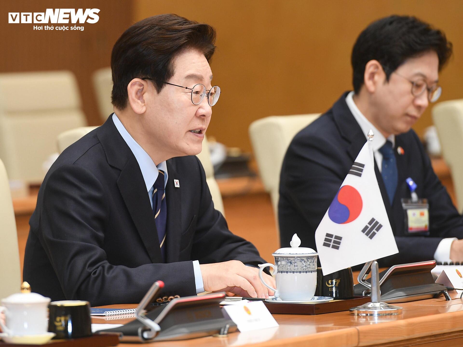 Thủ tướng Lê Minh Hưng hội kiến Tổng thống Hàn Quốc Lee Jae Myung - 5