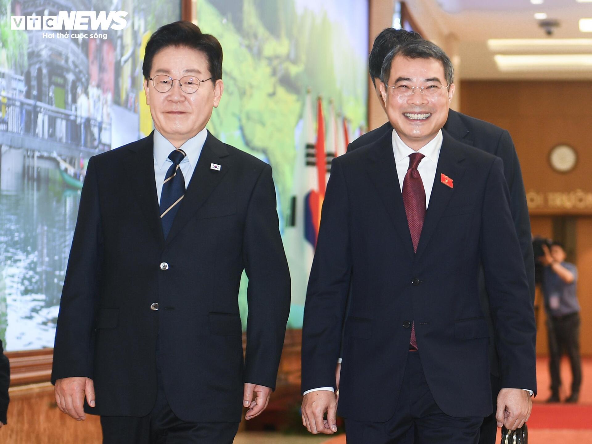 Thủ tướng Lê Minh Hưng hội kiến Tổng thống Hàn Quốc Lee Jae Myung - 1