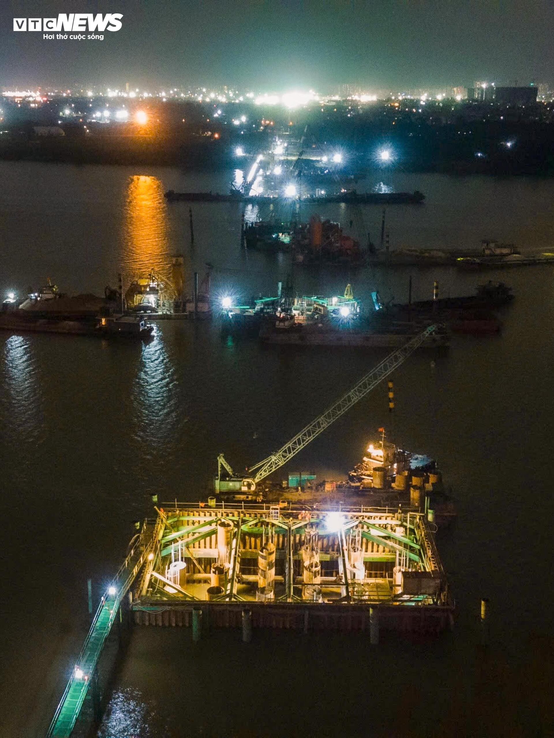 Cầu Trần Hưng Đạo vượt sông Hồng thi công xuyên ngày đêm, tăng tốc về đích 2027 - 11