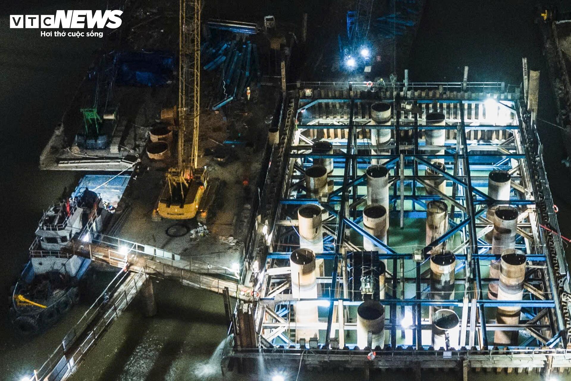 Cầu Trần Hưng Đạo vượt sông Hồng thi công xuyên ngày đêm, tăng tốc về đích 2027 - 10