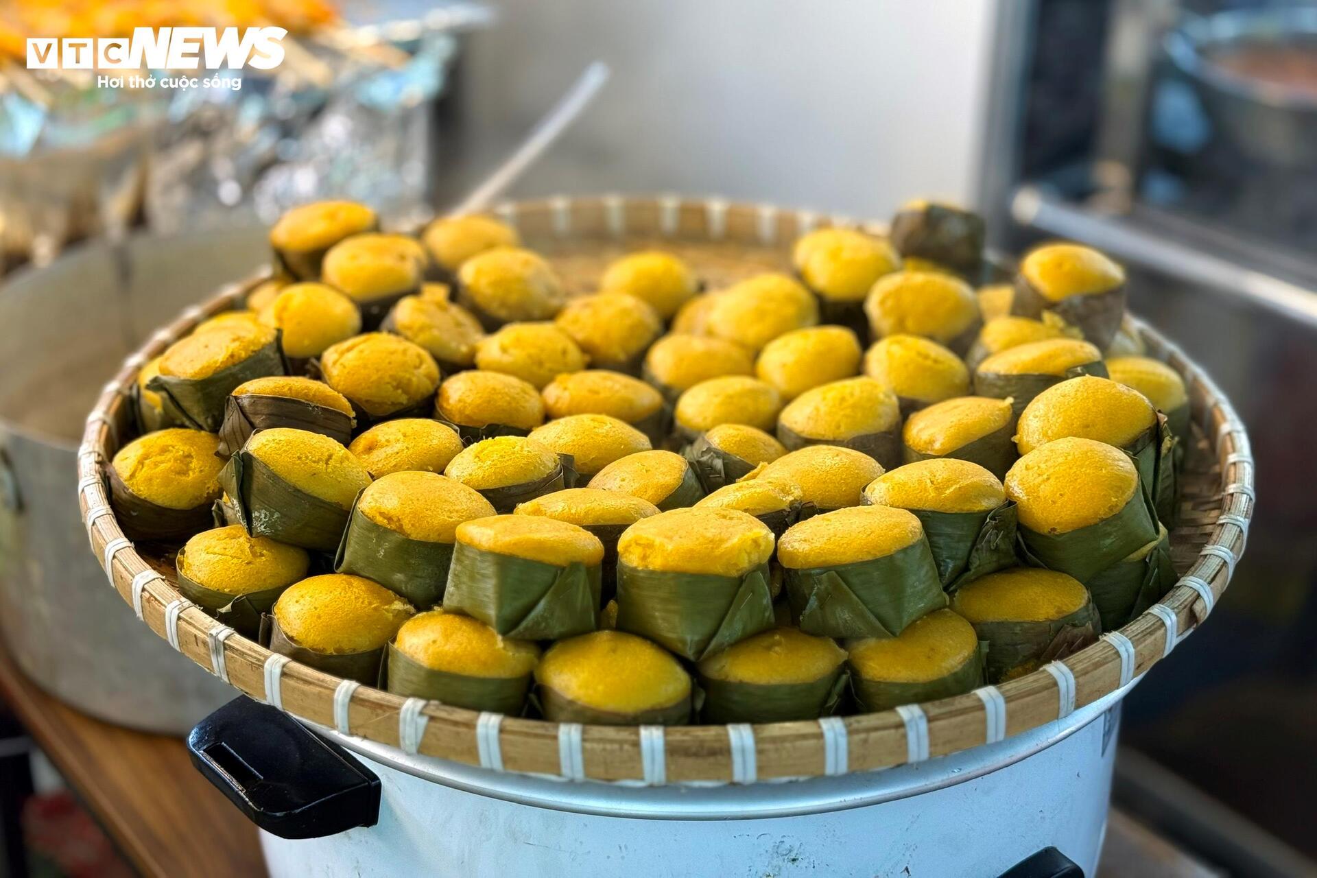 Lễ hội bánh mì Việt Nam đông nghịt người xếp hàng, chờ thưởng thức - 19