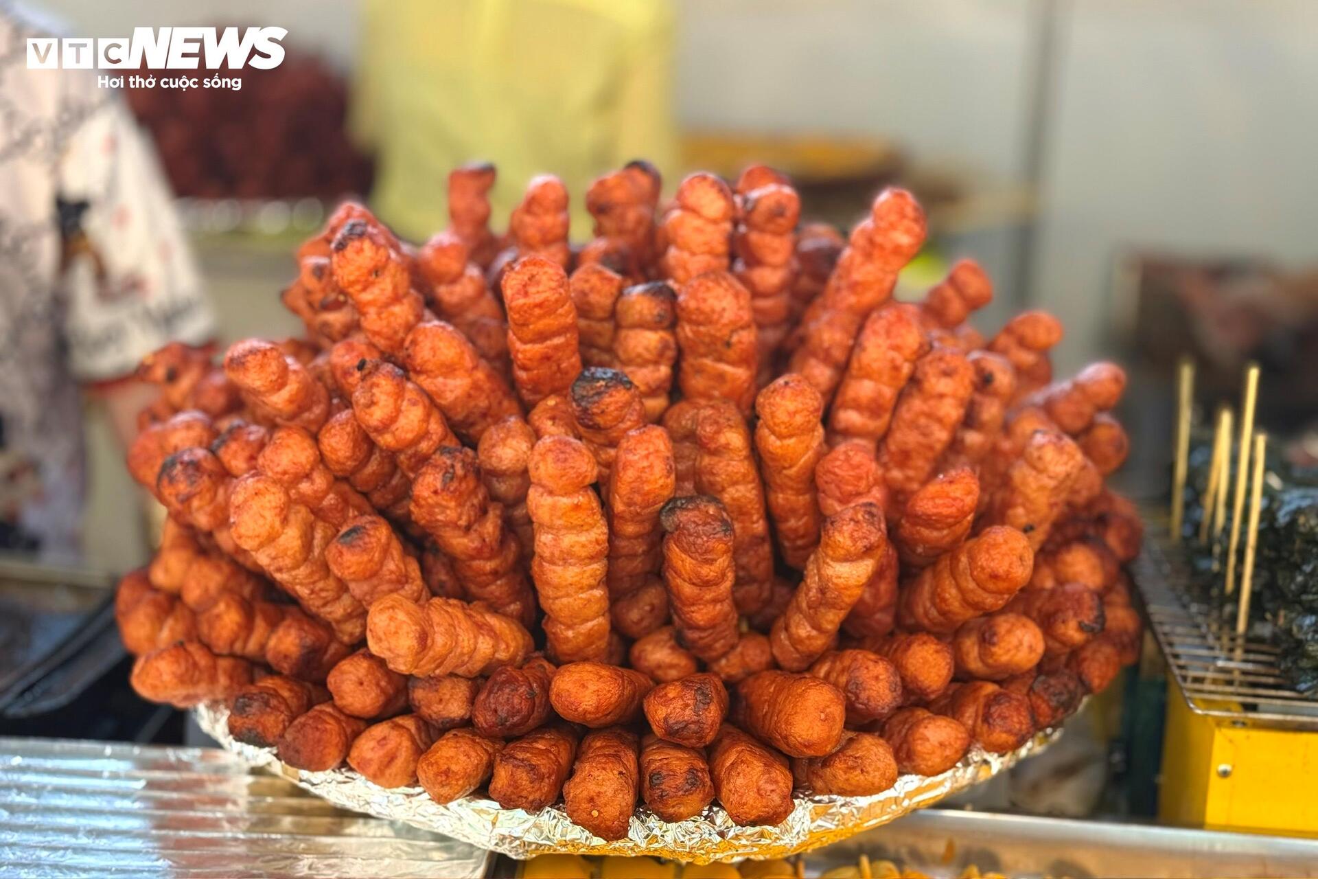 Lễ hội bánh mì Việt Nam đông nghịt người xếp hàng, chờ thưởng thức - 20