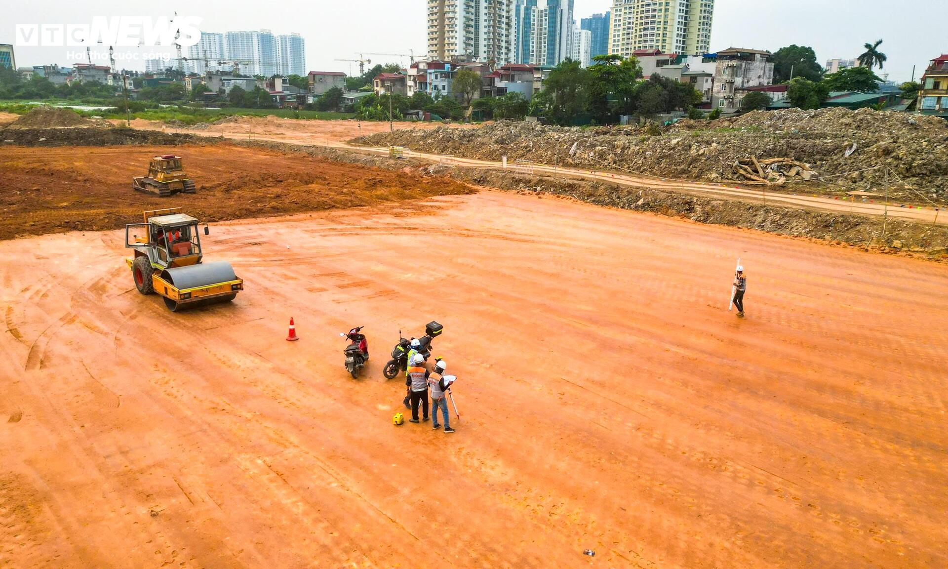 Cận cảnh công trường Depot Xuân Đỉnh tuyến Metro số 2 đang tăng tốc thi công - 9