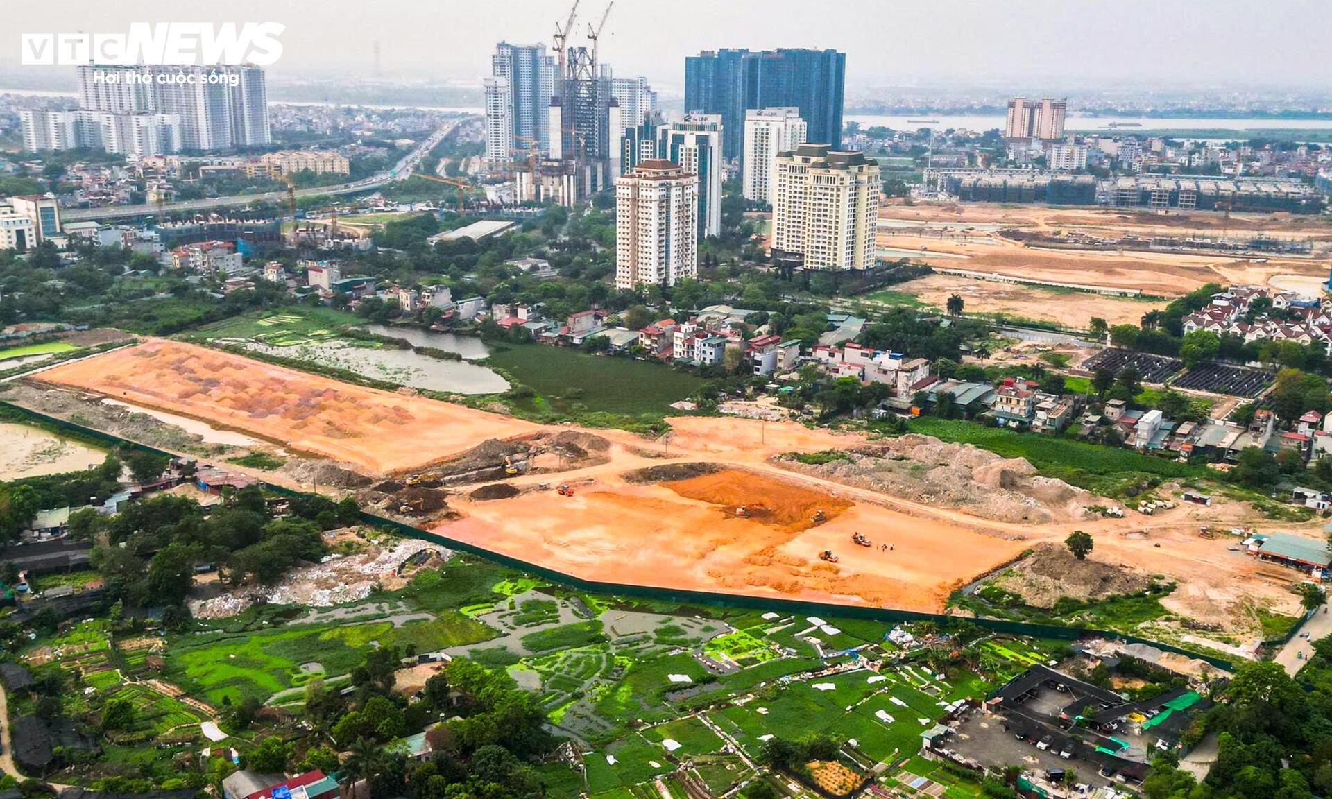 Cận cảnh công trường Depot Xuân Đỉnh tuyến Metro số 2 đang tăng tốc thi công - 11