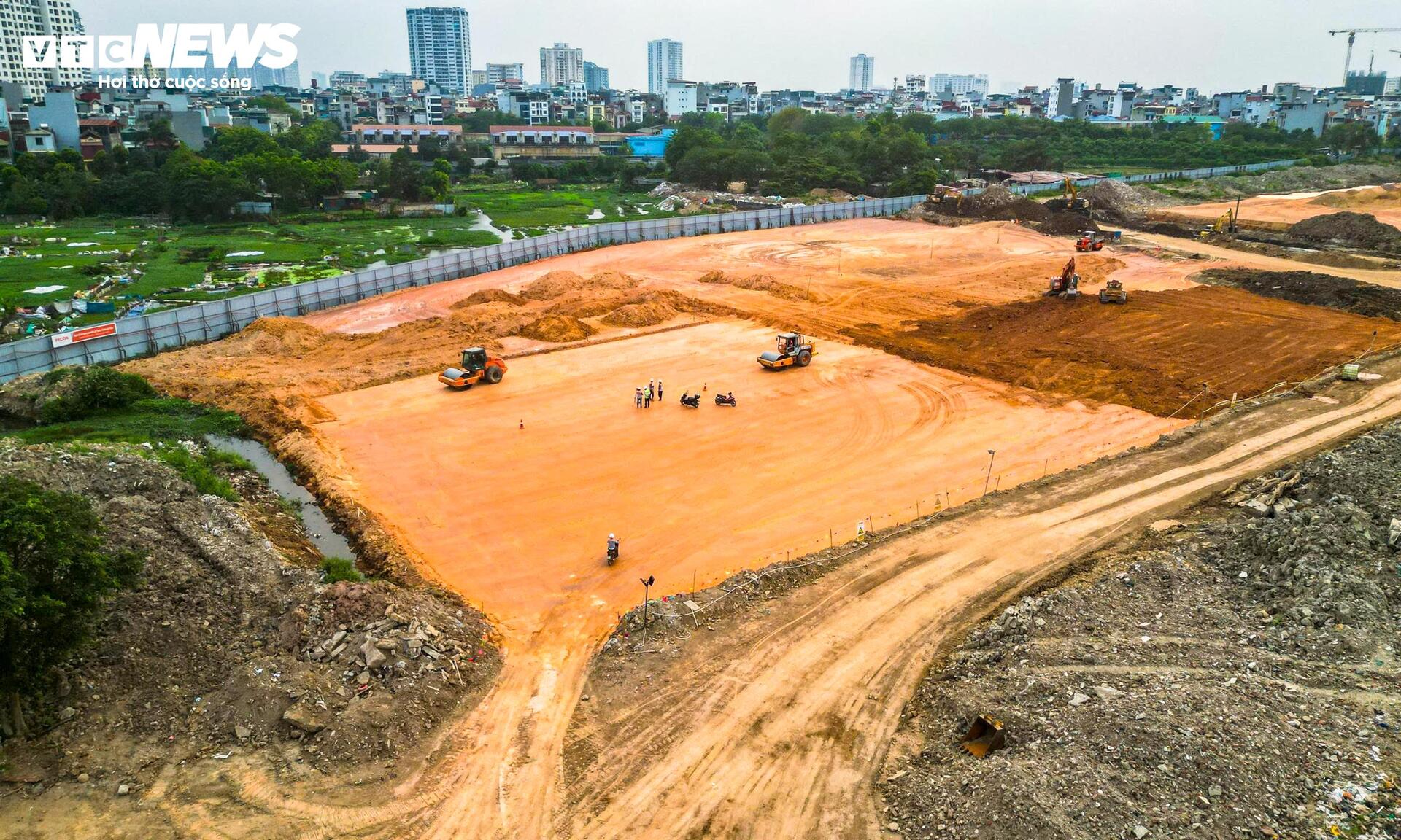 Cận cảnh công trường Depot Xuân Đỉnh tuyến Metro số 2 đang tăng tốc thi công - 3
