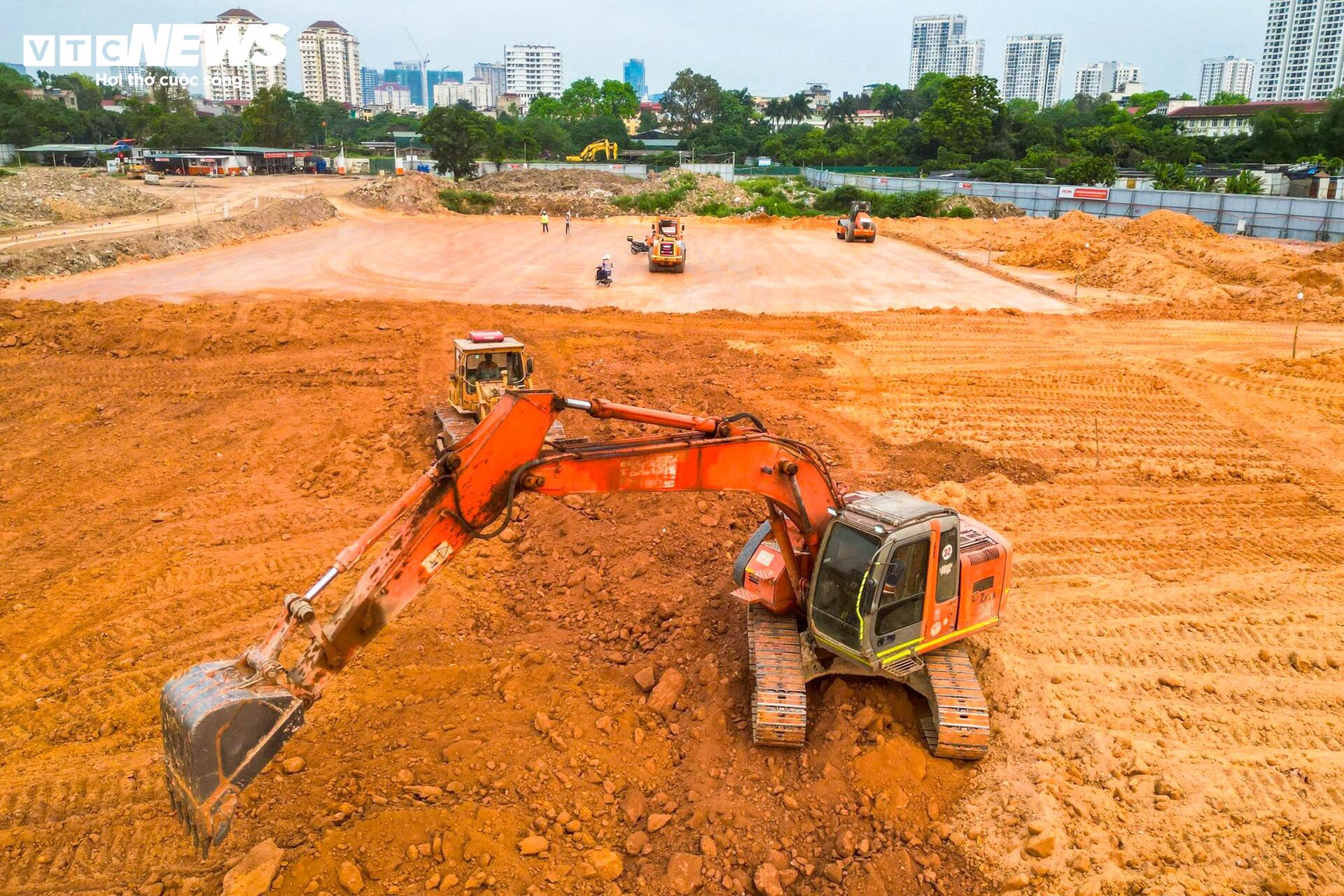 Cận cảnh công trường Depot Xuân Đỉnh tuyến Metro số 2 đang tăng tốc thi công - 5