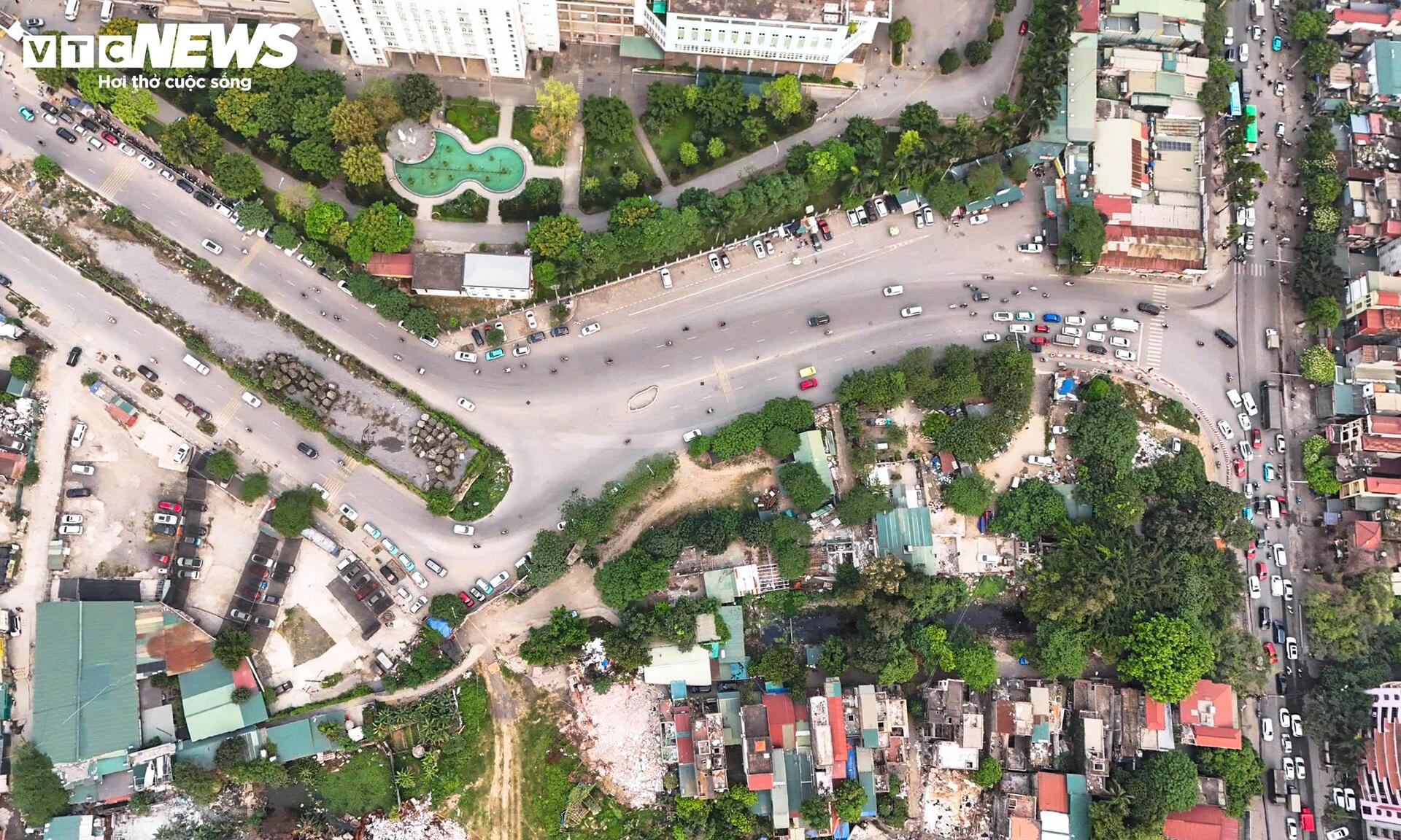 Nút giao 785 tỷ đồng dang dở gần 10 năm, hẹn hoàn thành cuối năm nay - 1