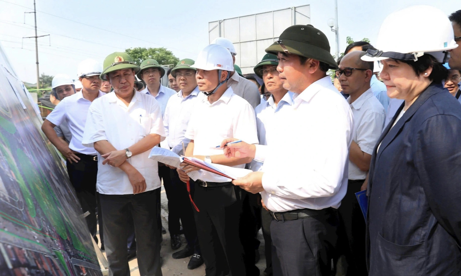 Nút giao 785 tỷ đồng dang dở gần 10 năm, hẹn hoàn thành cuối năm nay - 4