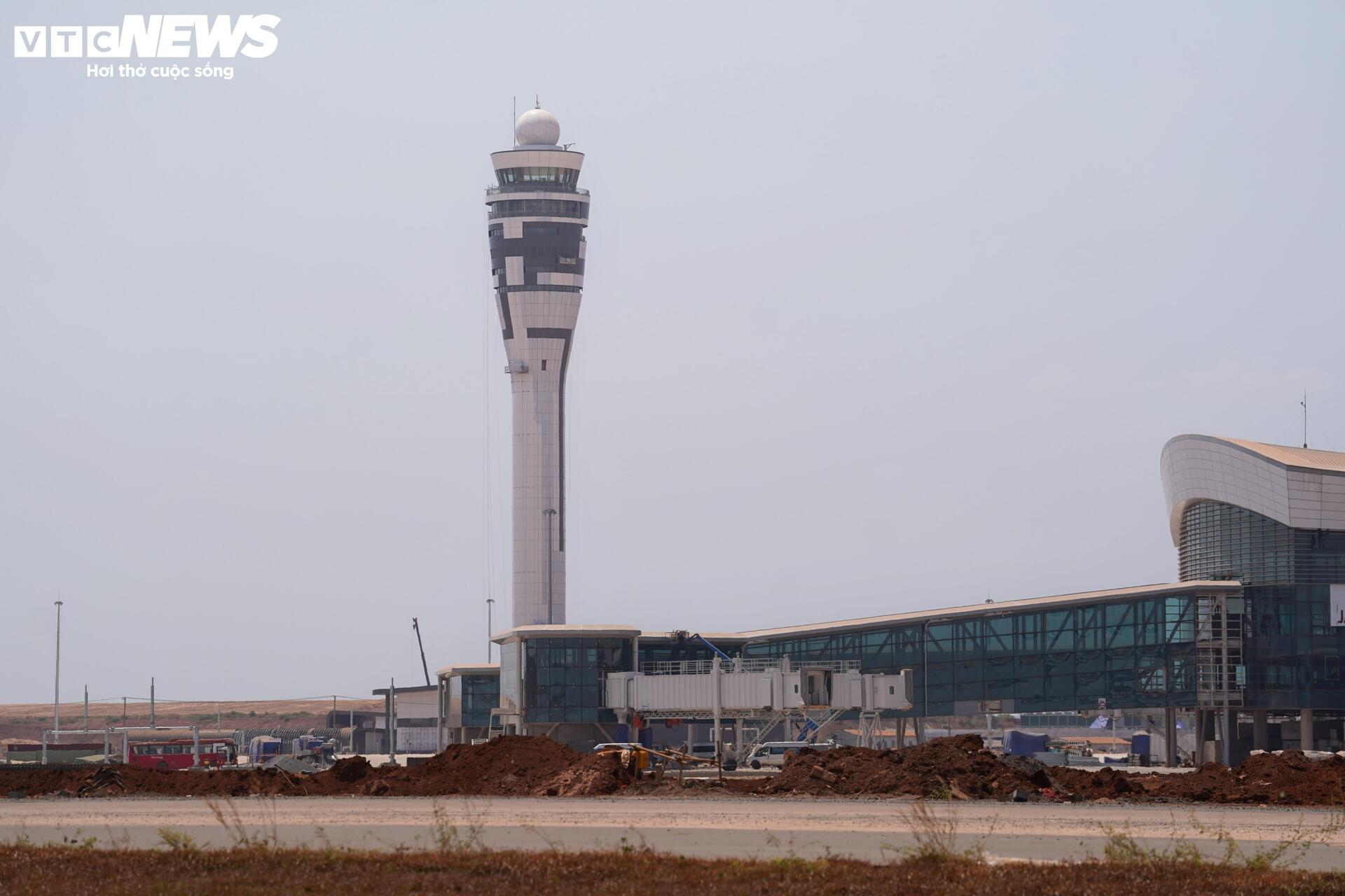 'Bữa cơm nhanh, giấc ngủ vội' giữa nắng gắt ở đại công trường sân bay Long Thành - 14