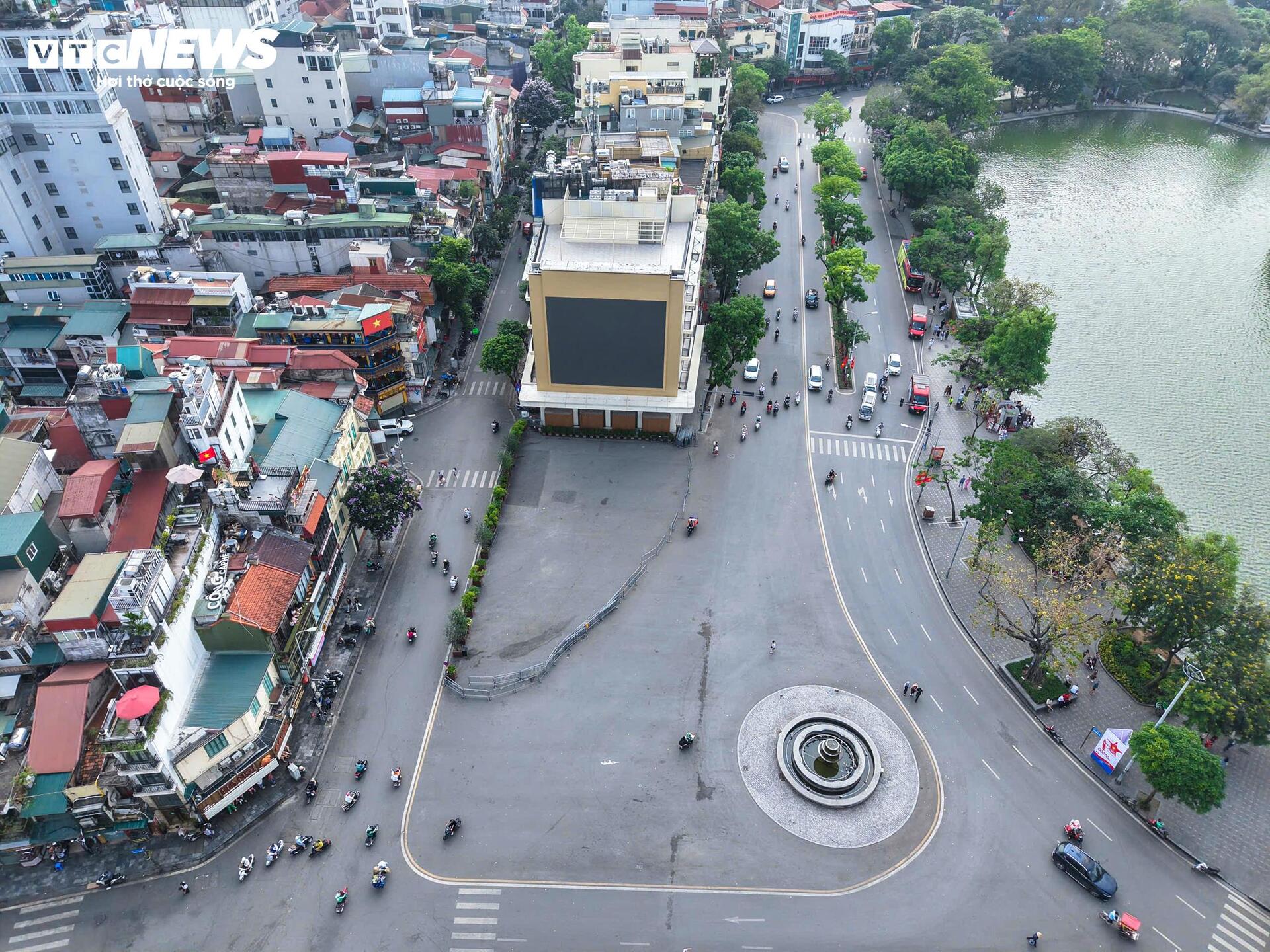 Quảng trường hơn 2ha sát Hồ Gươm dần lộ diện sau 5 tháng giải phóng mặt bằng - 10