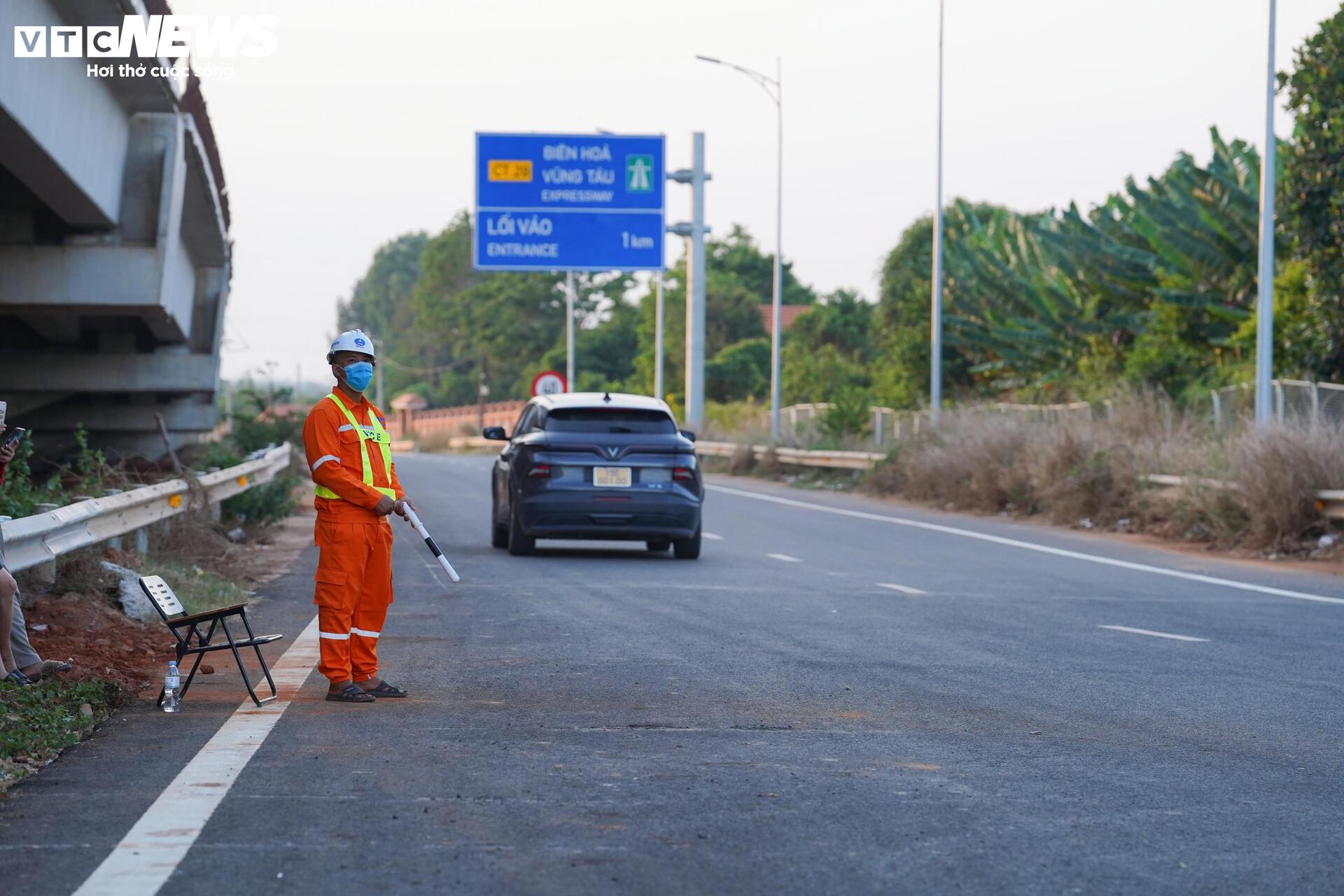 Cao tốc Biên Hòa – Vũng Tàu đón những phương tiện đầu tiên - 10