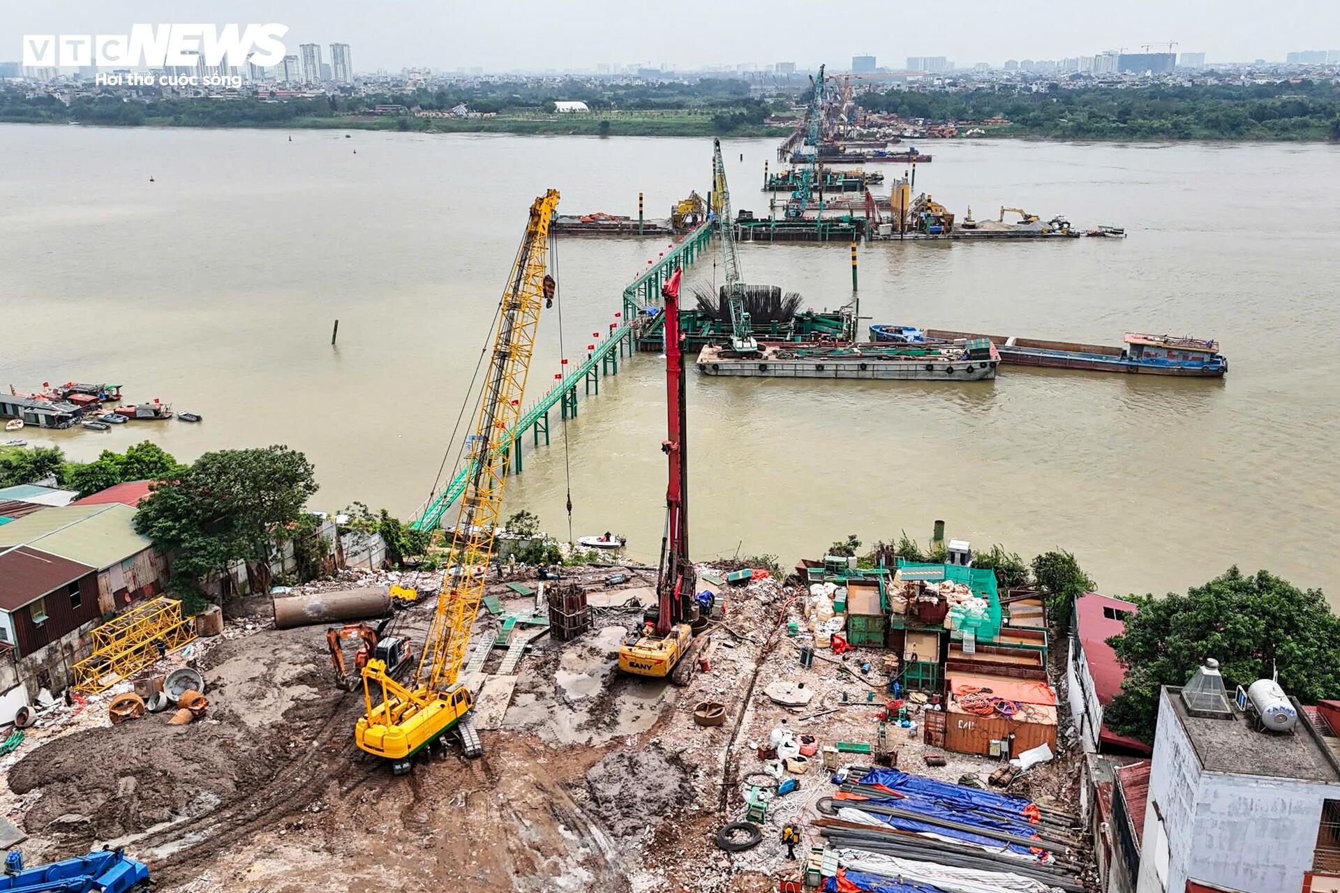 Người dân dọn nhà, dừng buôn bán 'mở đường' xây cầu vượt sông Hồng gần 16.000 tỷ - 15