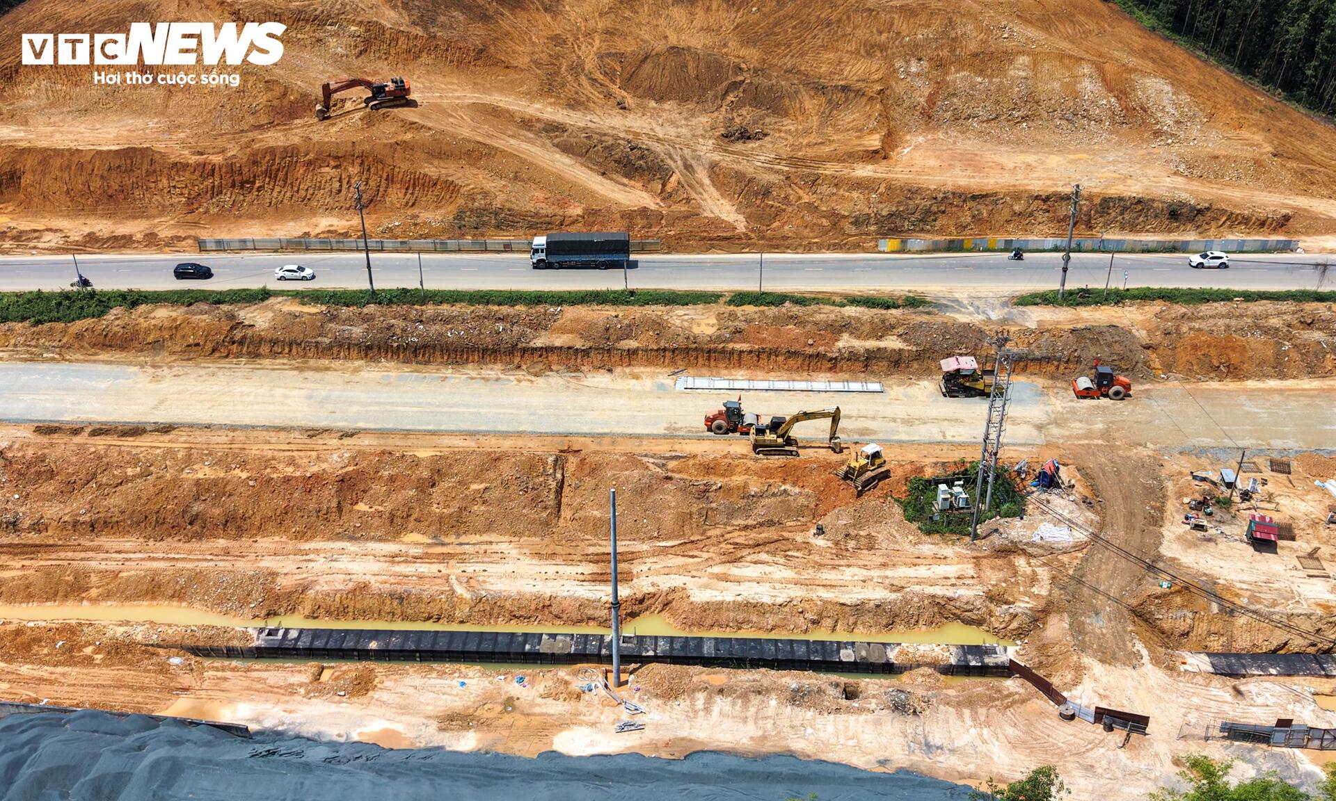 Hiện trạng cao tốc 5.200 tỷ đồng nối Đại lộ Thăng Long trước ngày thông tuyến - 3