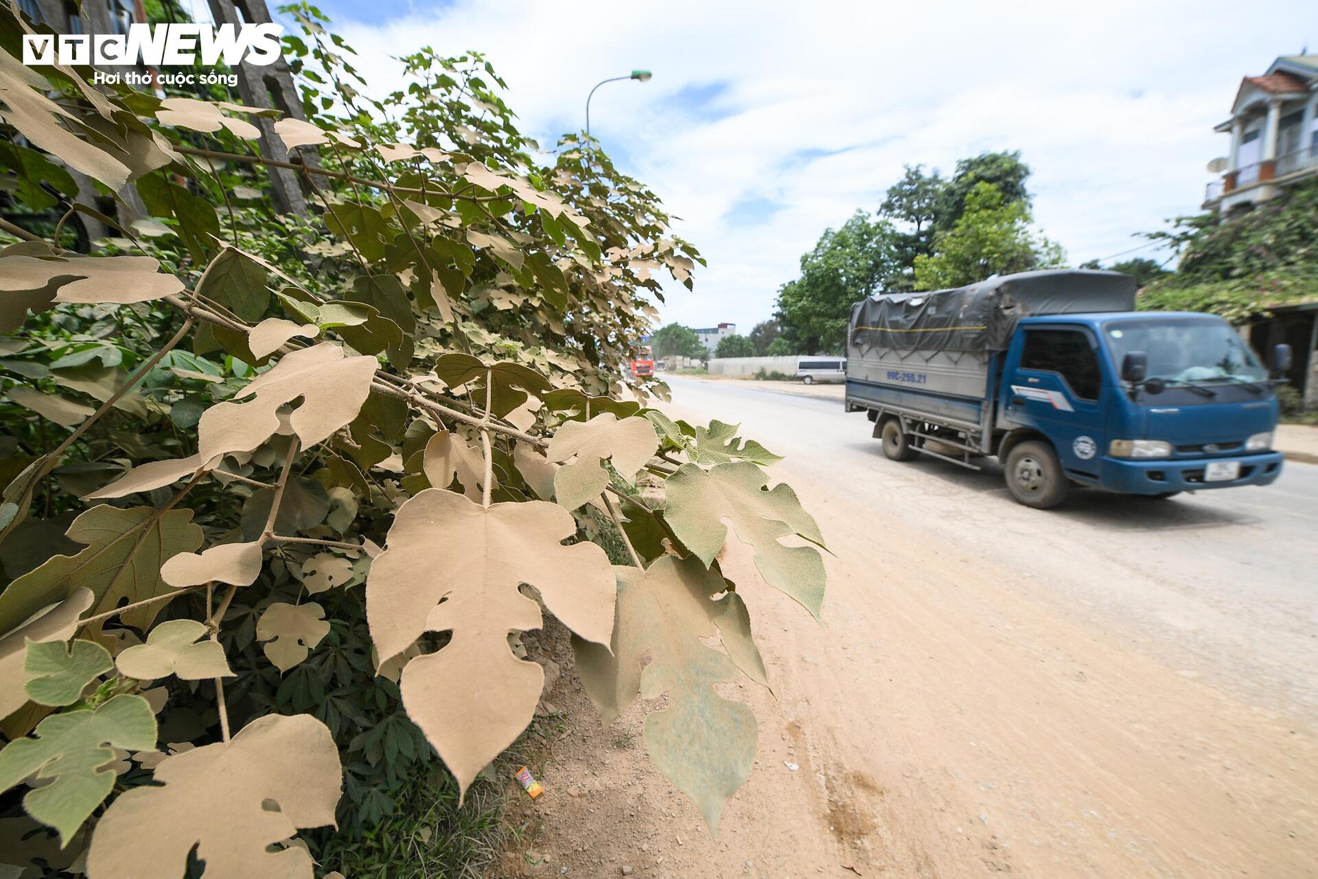 Người Hà Nội sống trong 'bão bụi' bên dự án mở rộng Quốc lộ 6 - 6