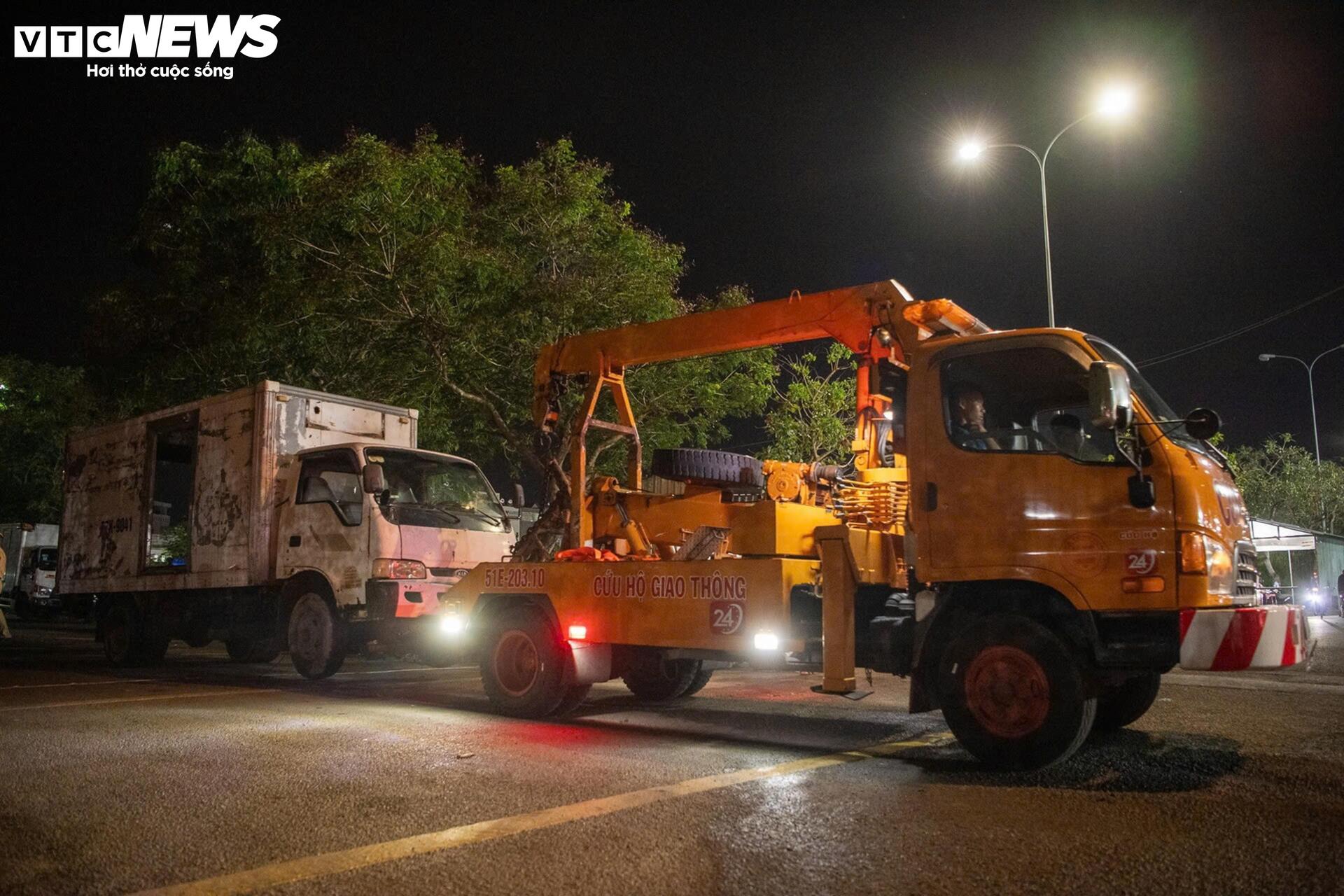 CSGT 'đột kích' chợ Bình Điền, phát hiện tài xế không GPLX, dương tính ma túy - 9