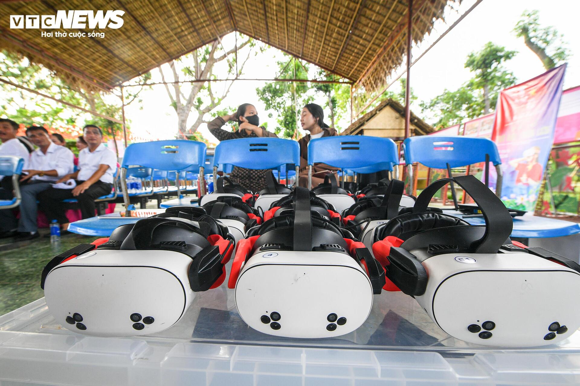 Không khí trước ngày mở cửa trải nghiệm VR 'Trở về thời khắc thiêng liêng' ở Nghệ An - 5