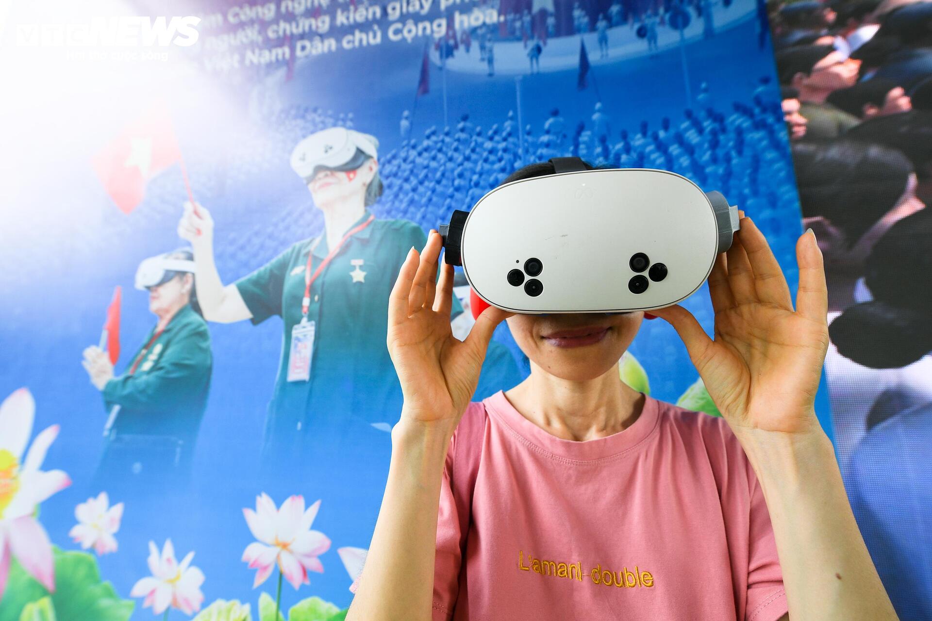 Không khí trước ngày mở cửa trải nghiệm VR 'Trở về thời khắc thiêng liêng' ở Nghệ An - 13