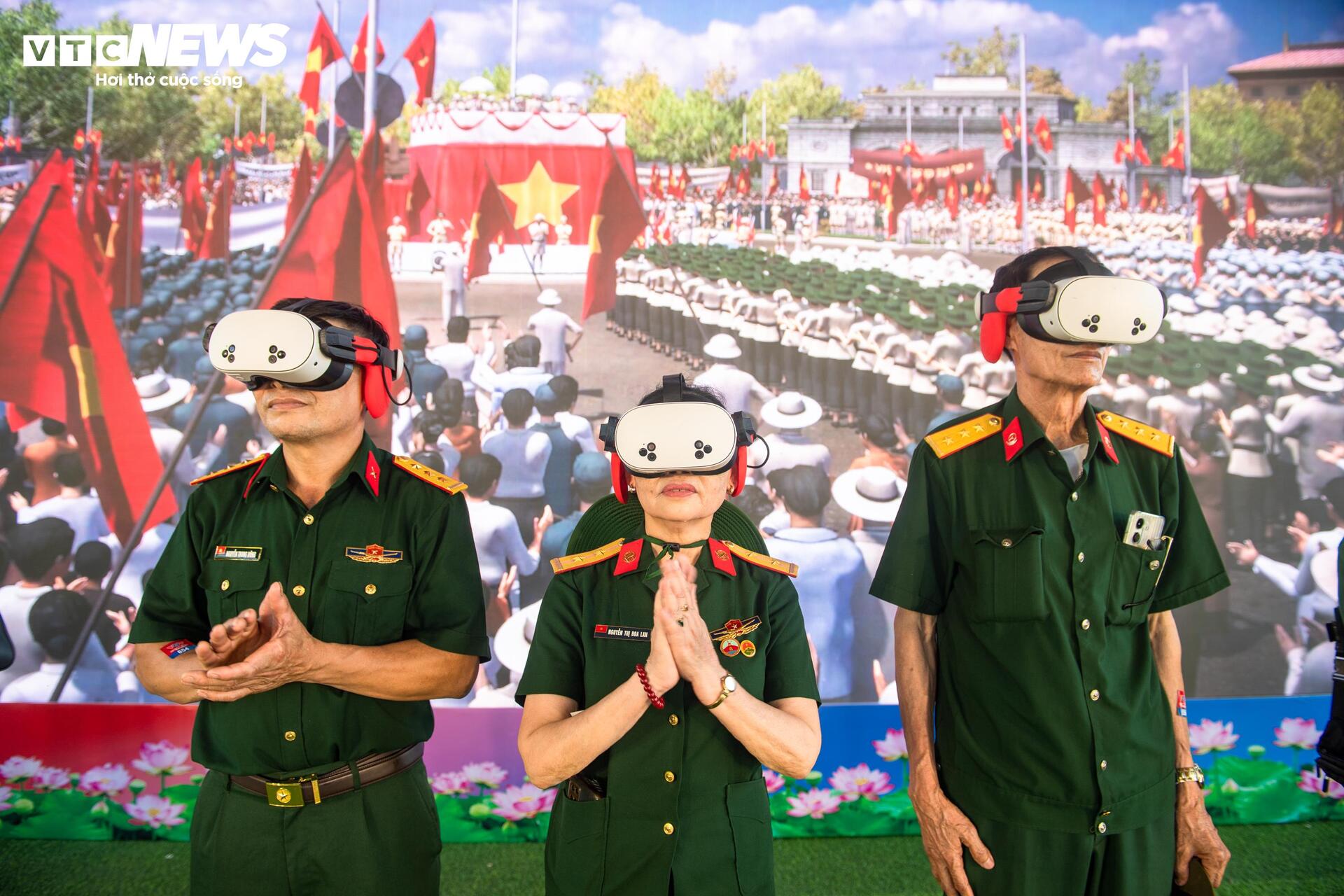 Những dòng lưu bút cảm xúc 'Trở về khoảnh khắc thiêng liêng' ở Nghệ An - 11