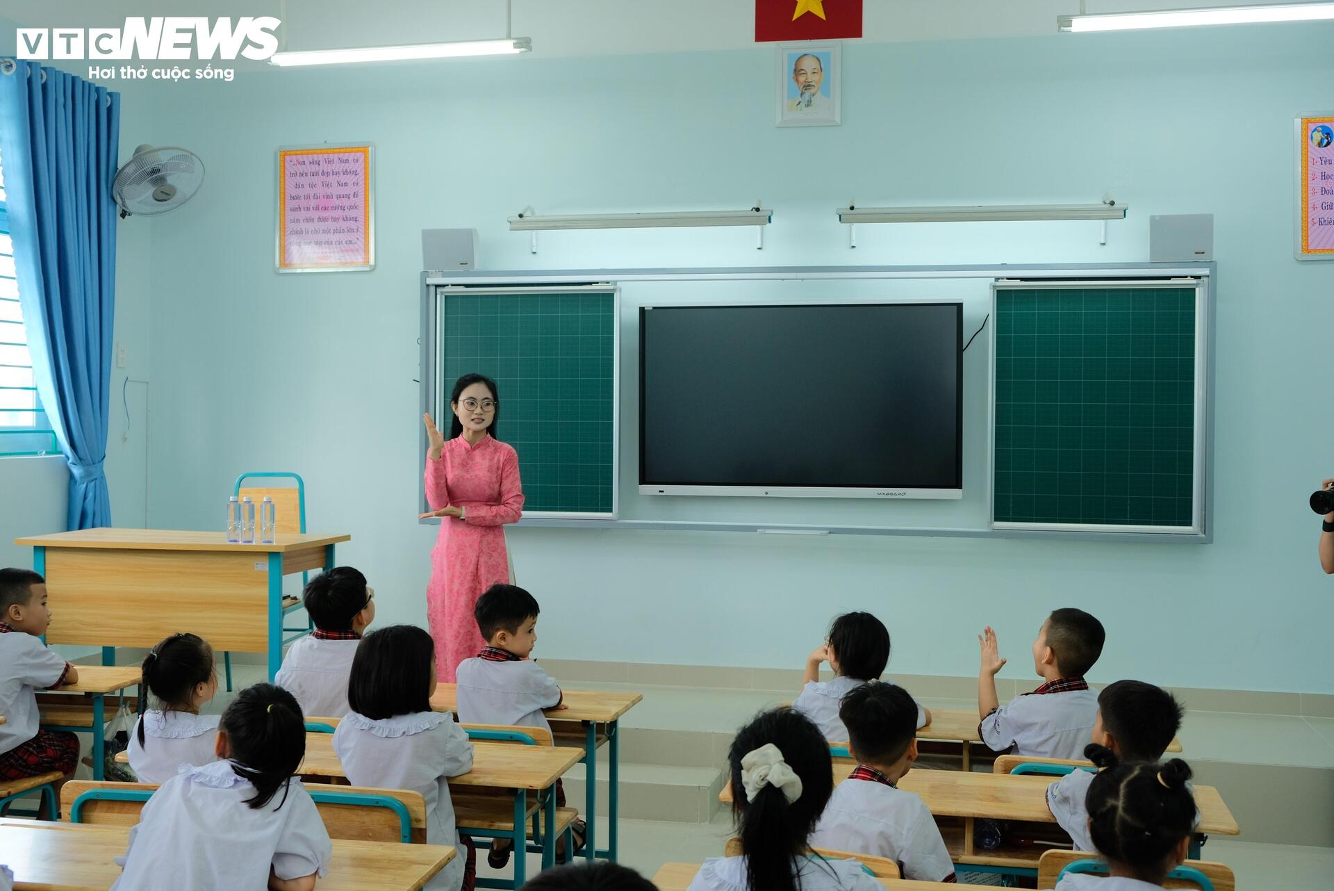 Khánh thành trường tiểu học trên đất nghĩa trang Bình Hưng Hòa sau di dời - 7