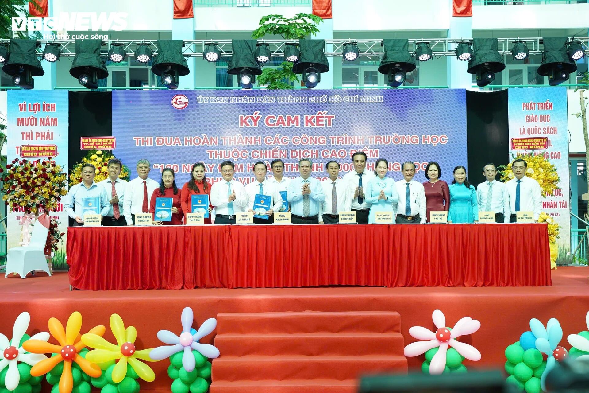 Khánh thành trường tiểu học trên đất nghĩa trang Bình Hưng Hòa sau di dời - 1