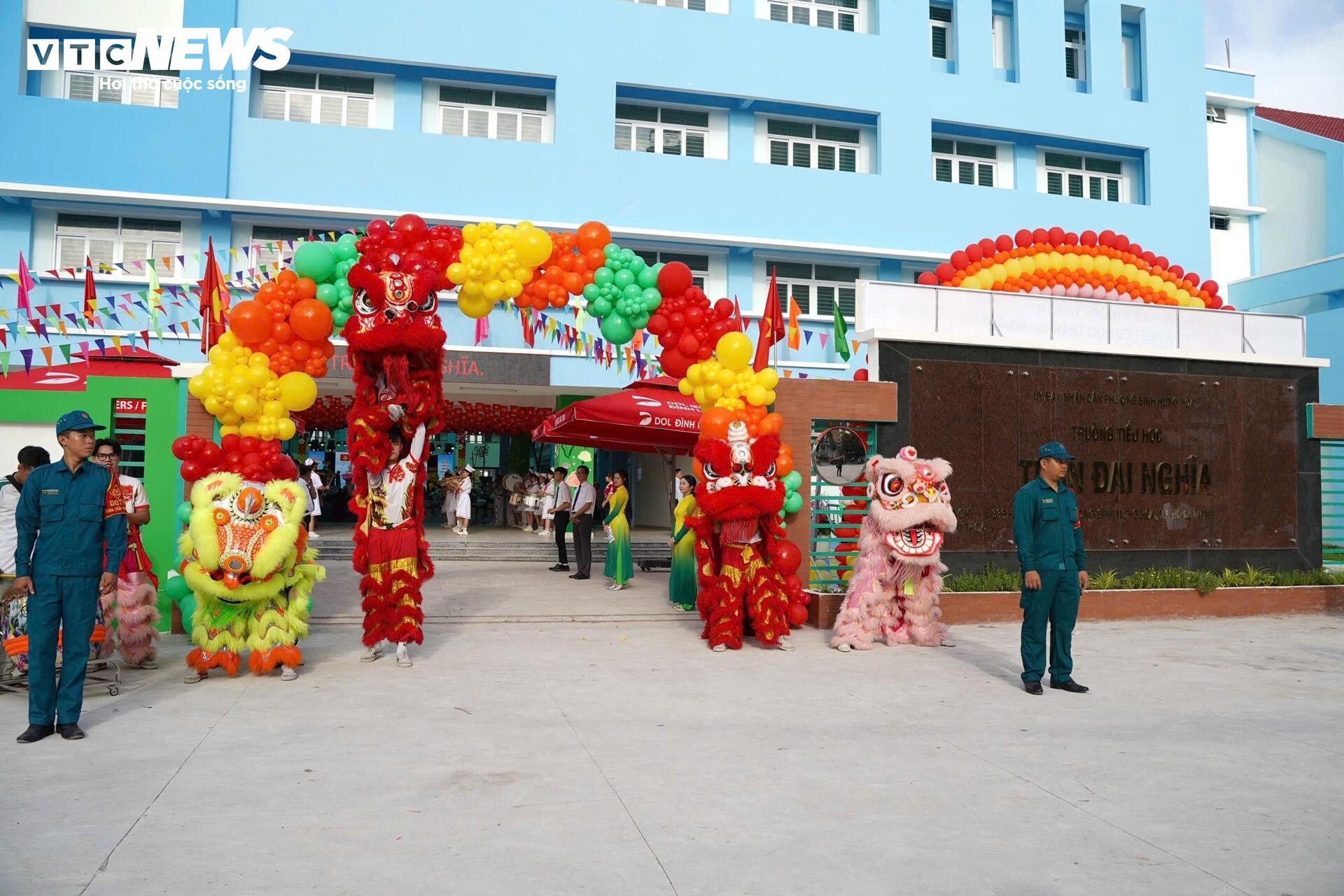 Khánh thành trường tiểu học trên đất nghĩa trang Bình Hưng Hòa sau di dời - 12
