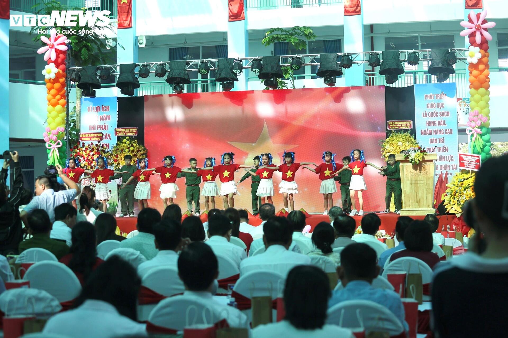 Khánh thành trường tiểu học trên đất nghĩa trang Bình Hưng Hòa sau di dời - 4