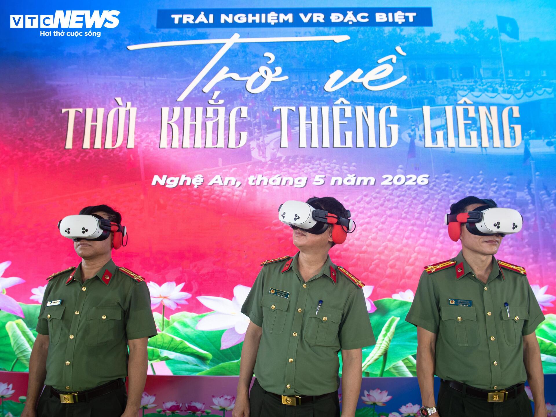 Khoảnh khắc đặc biệt tại hành trình 'Trở về thời khắc thiêng liêng' ở Nghệ An - 3