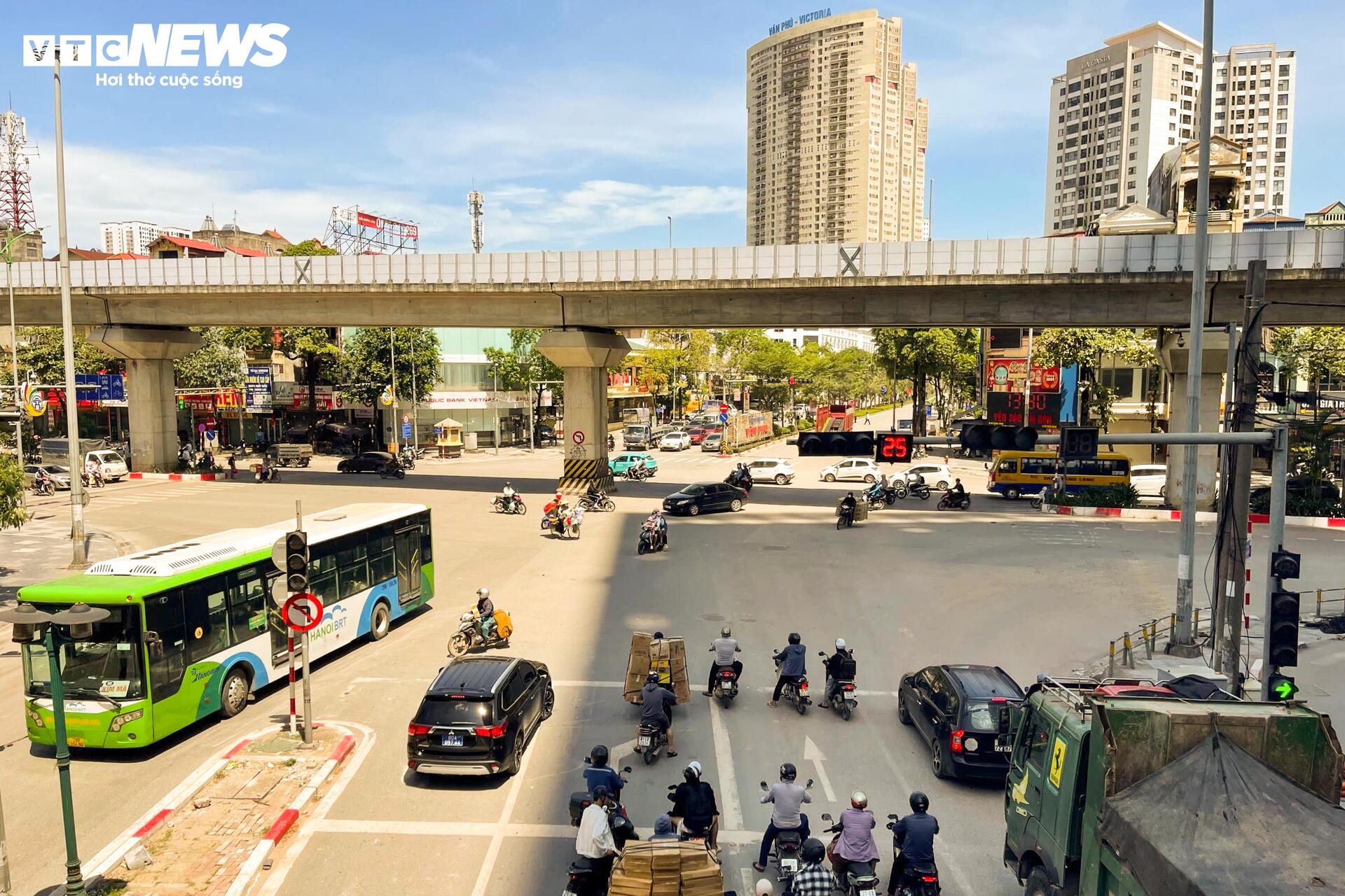 Nút giao phía Tây Hà Nội sắp xây cầu vượt hơn 821 tỷ đồng nhìn từ trên cao - 7