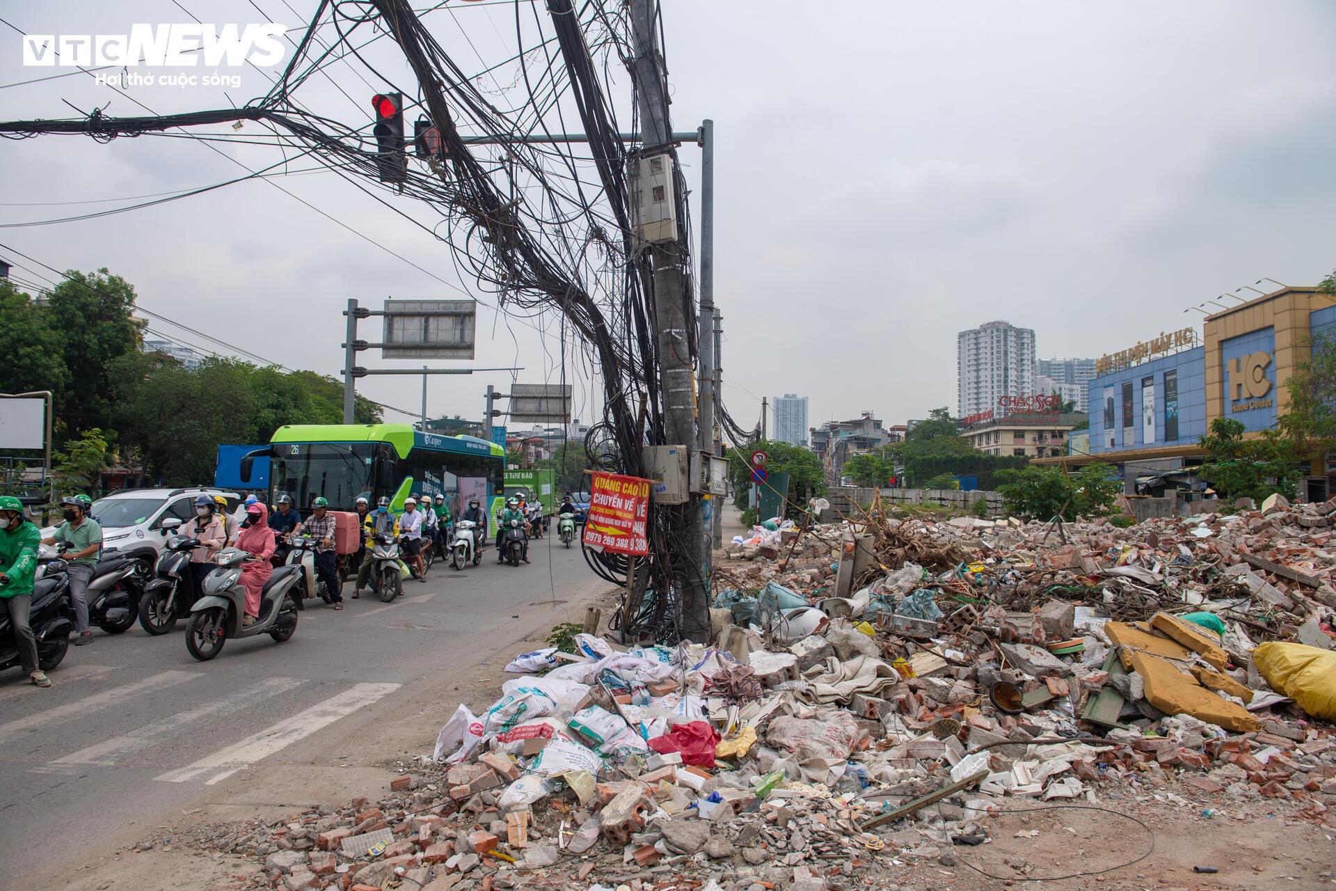 Dự án mở rộng đường Tam Trinh: Mặt bằng đã sạch, người dân mong ngày tăng tốc - 10