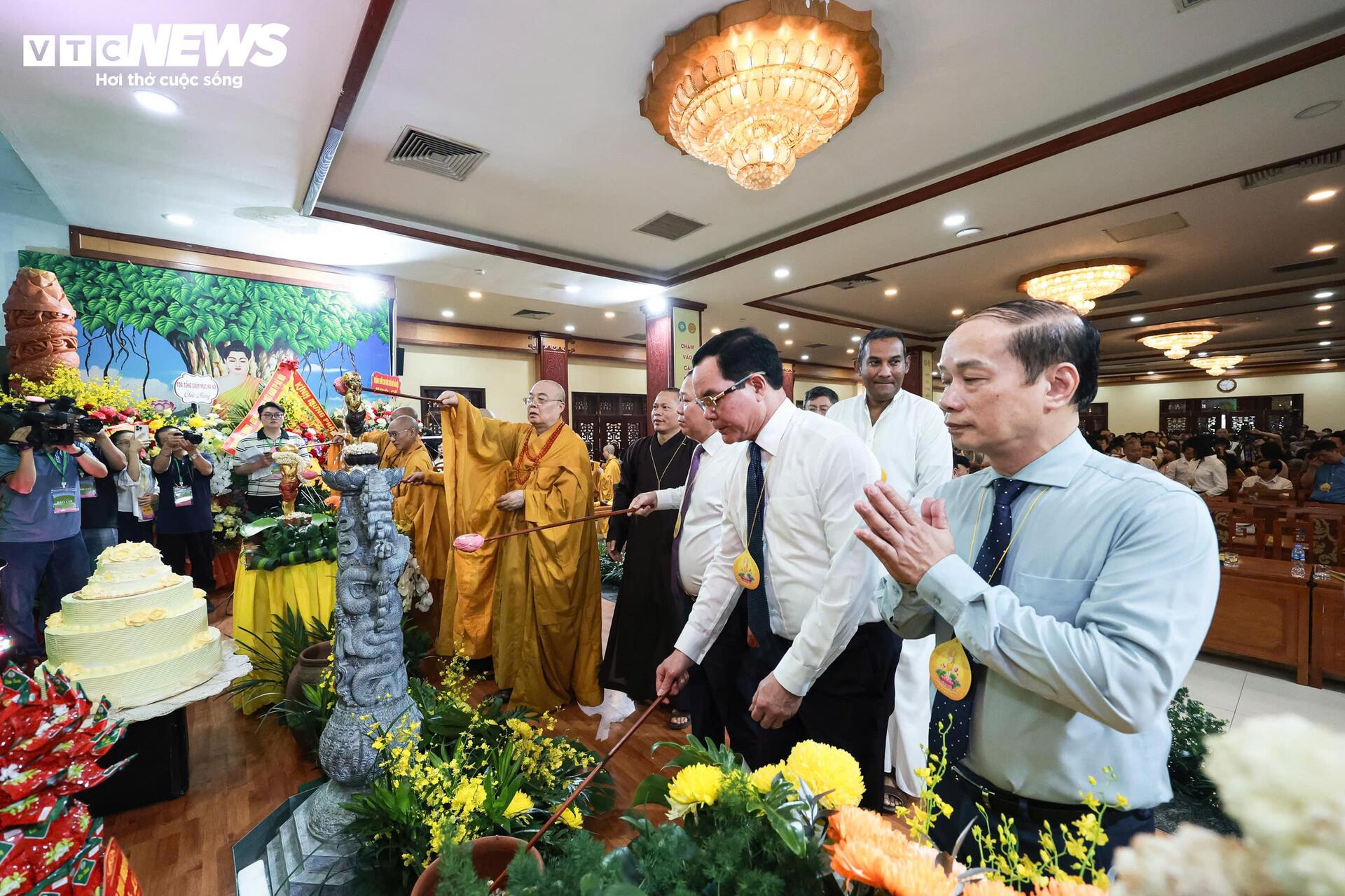 Trang nghiêm Đại lễ Phật đản Phật lịch 2570 tại chùa Quán Sứ - 8