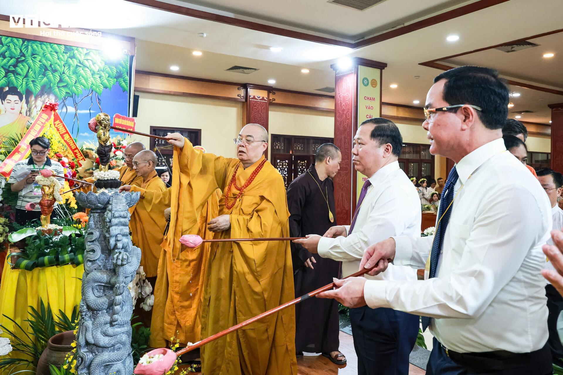 Trang nghiêm Đại lễ Phật đản Phật lịch 2570 tại chùa Quán Sứ - 9
