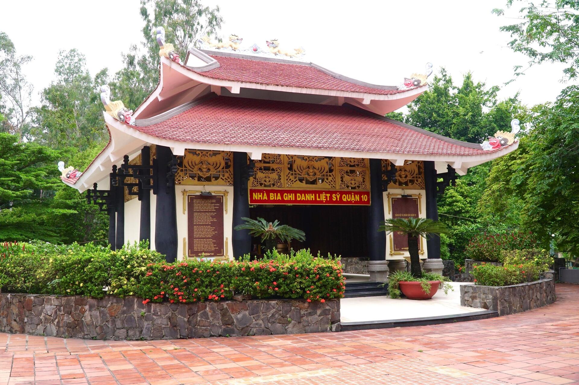 Đi tìm tháp nước xuất hiện trong bức ảnh quy tập hài cốt liệt sĩ năm 1968 - 10