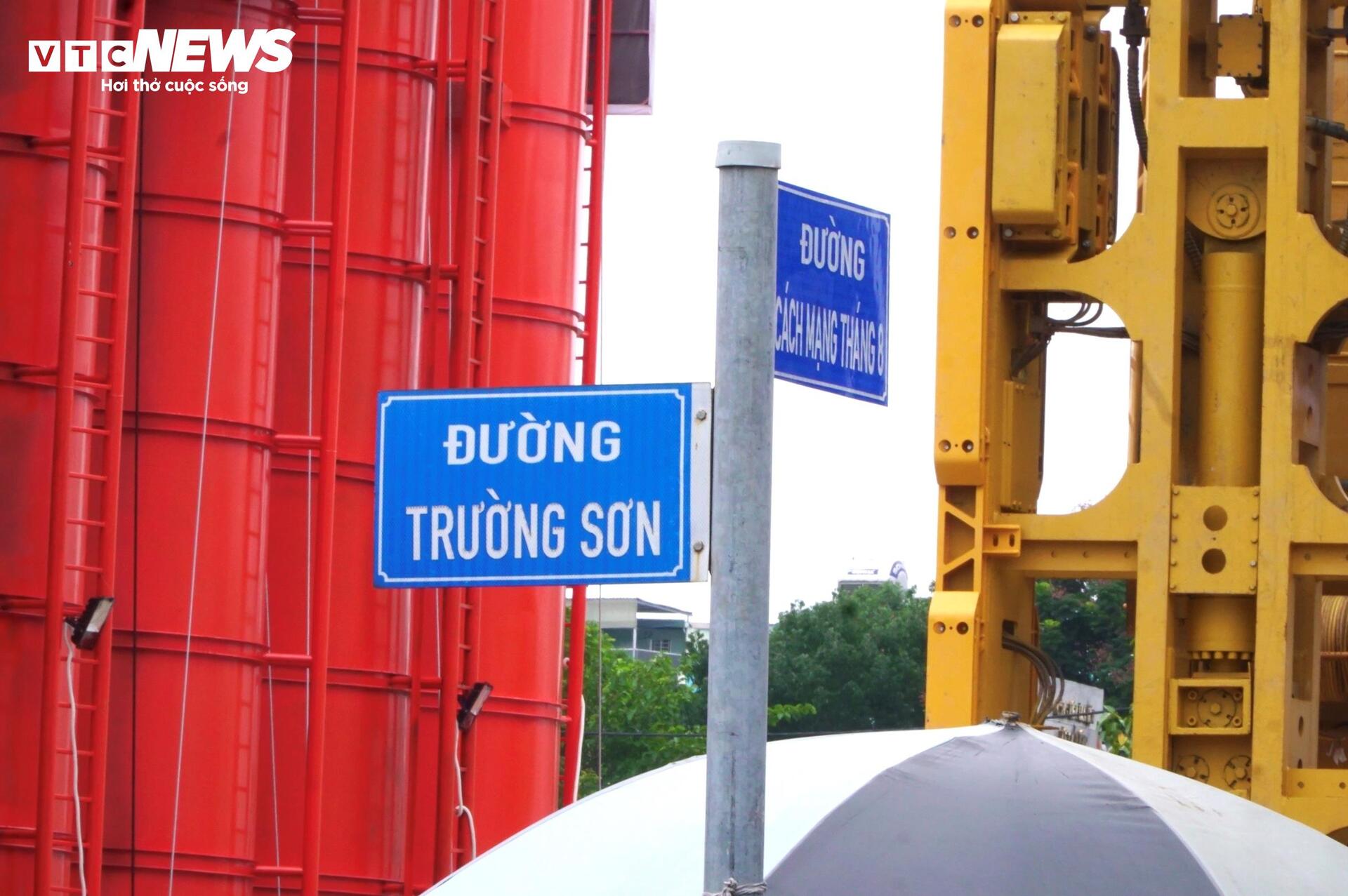 Đi tìm tháp nước xuất hiện trong bức ảnh quy tập hài cốt liệt sĩ năm 1968 - 2